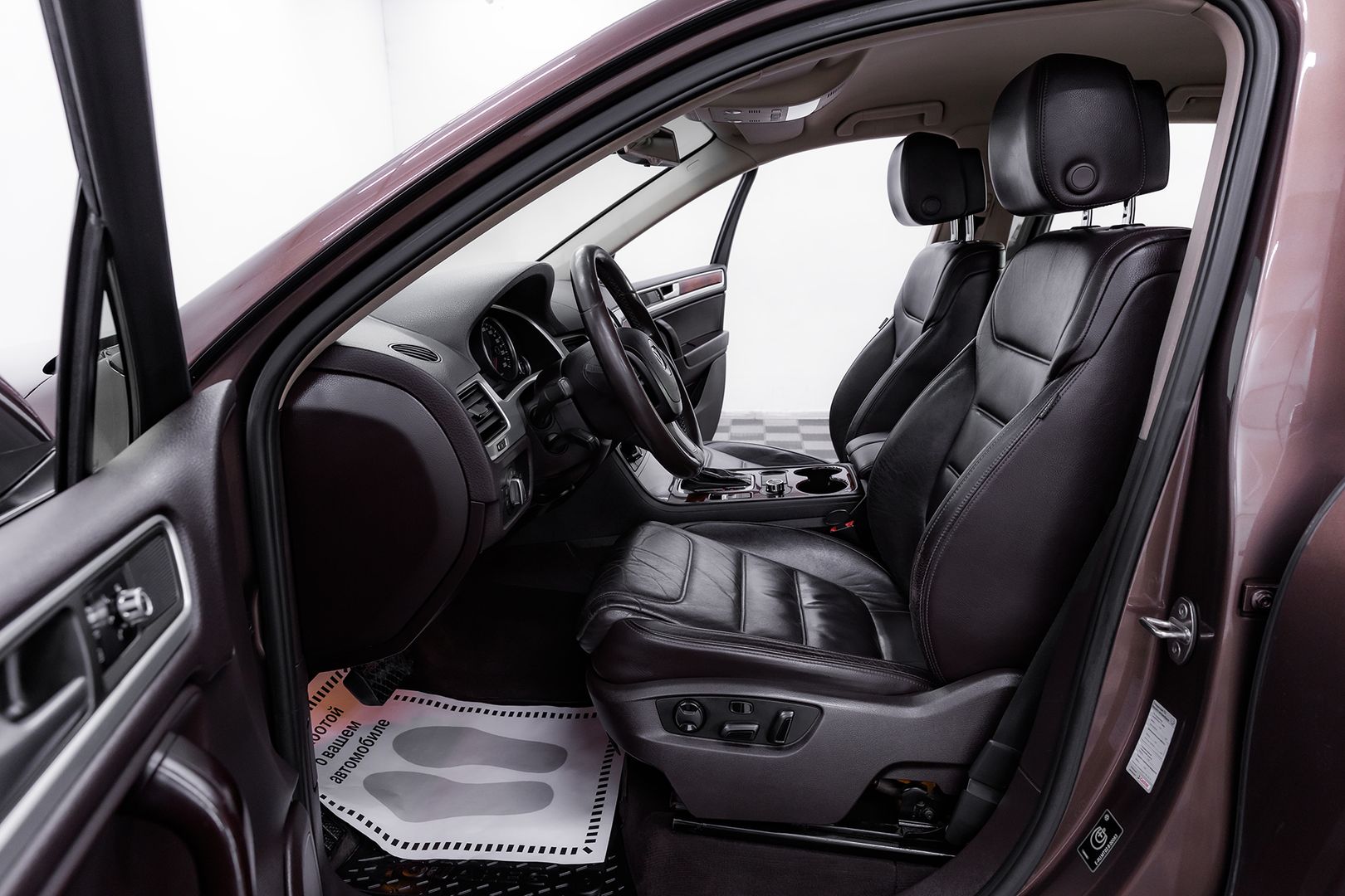 Volkswagen Touareg, II, 2012 фото 8