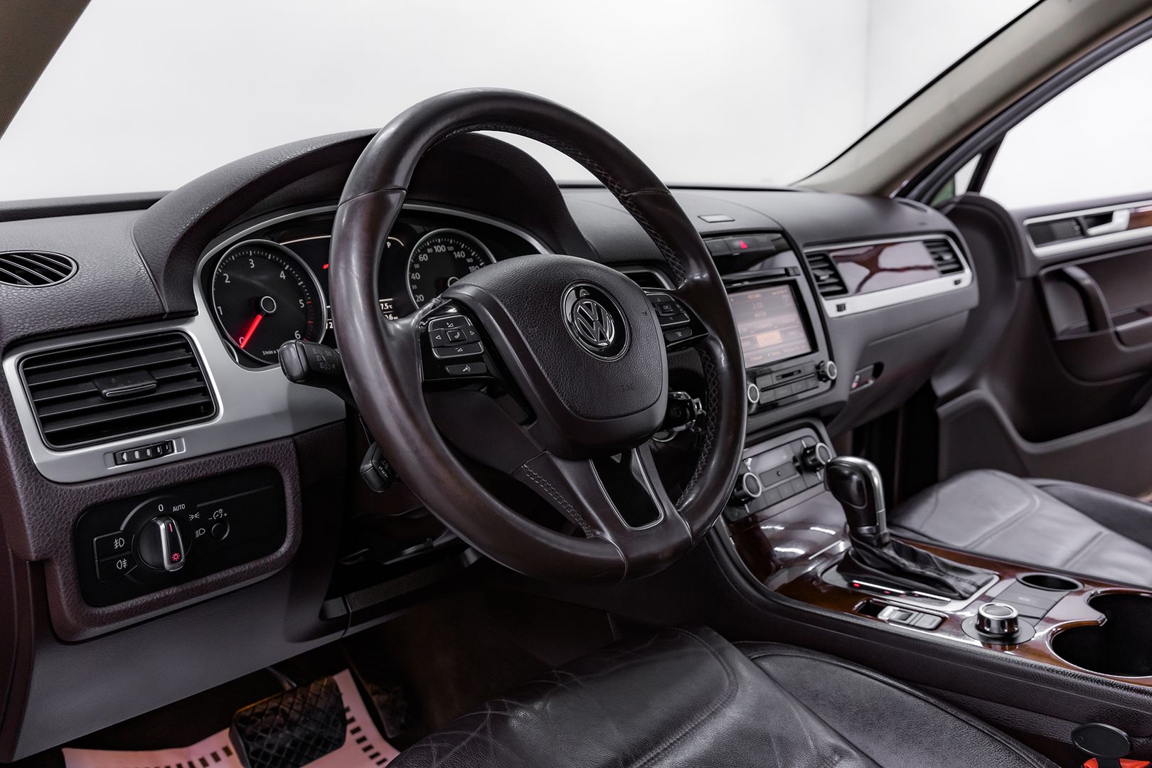 Volkswagen Touareg, II, 2012 фото 10