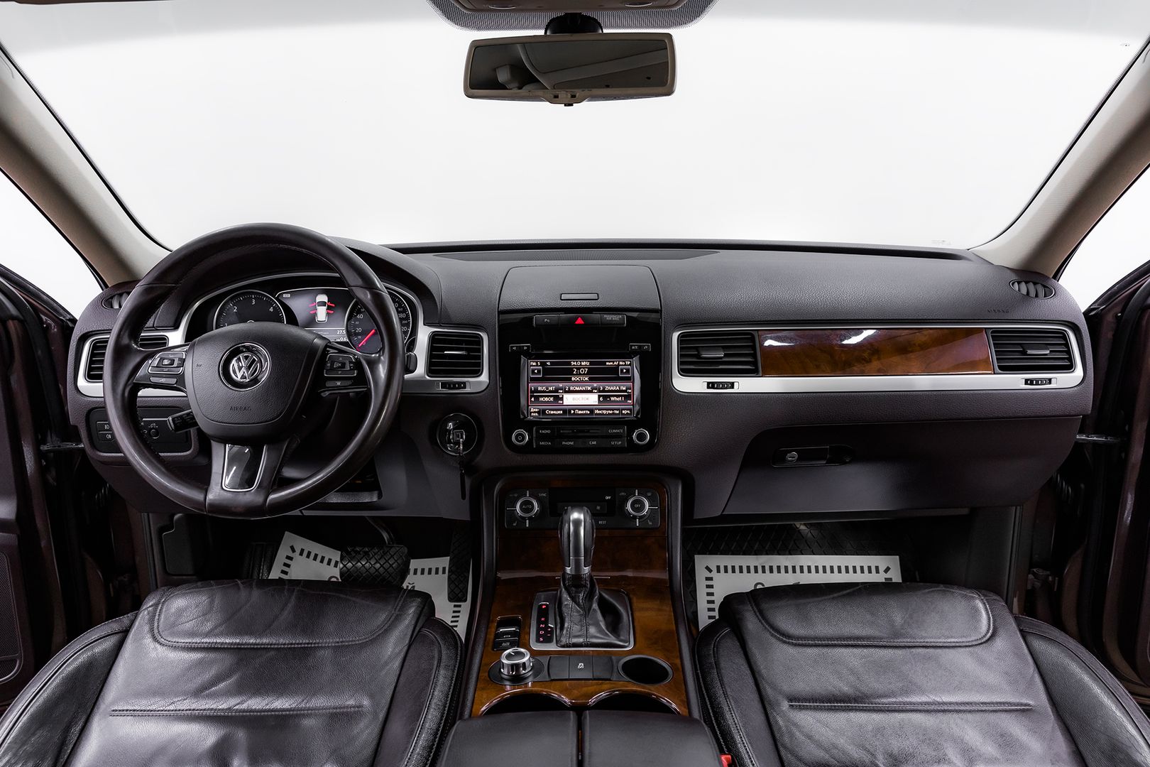 Volkswagen Touareg, II, 2012 фото 9