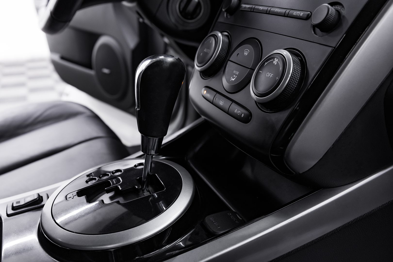 Mazda CX-7, I Рестайлинг, 2011 фото 14