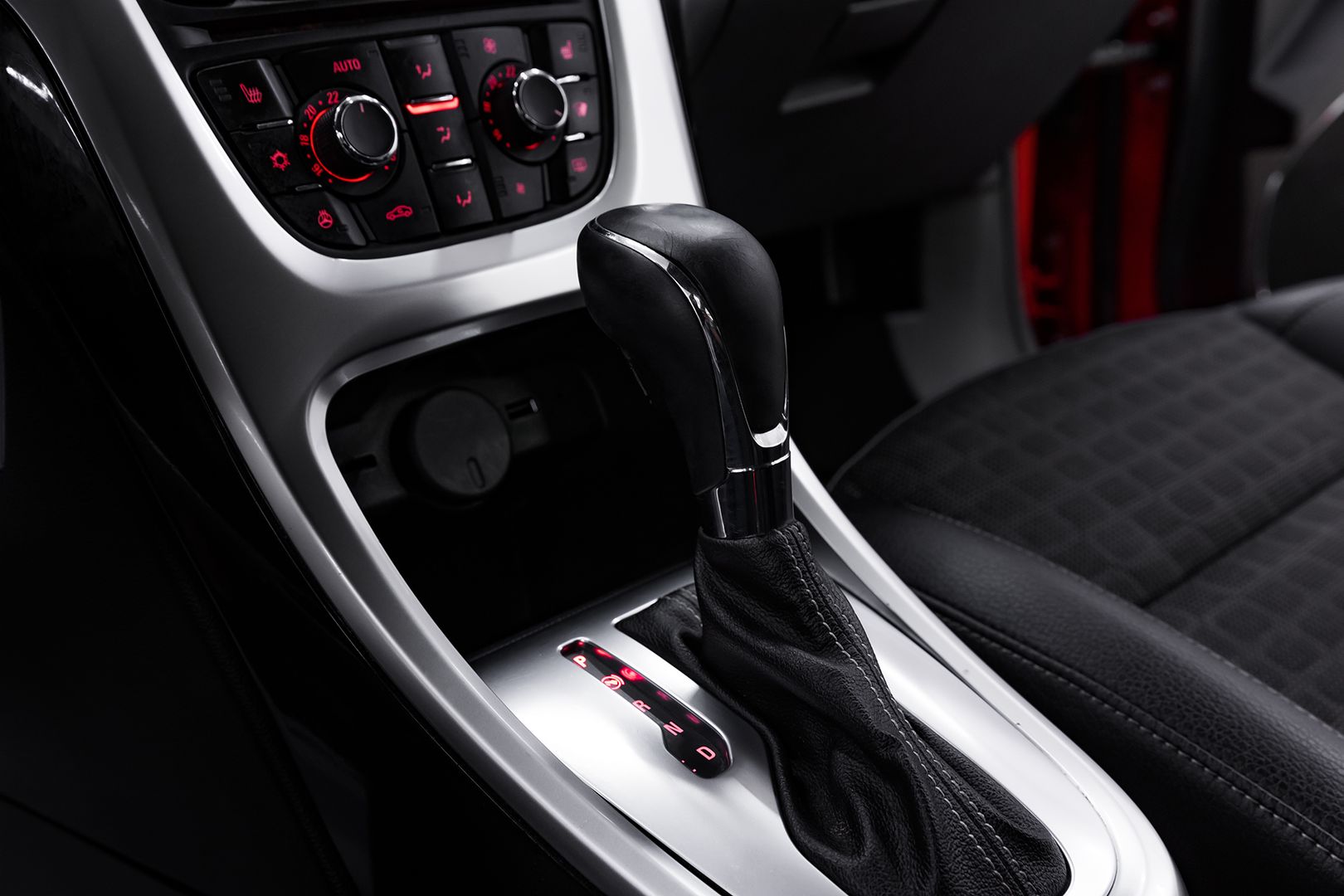 Opel Astra, J Рестайлинг, 2013 фото 13