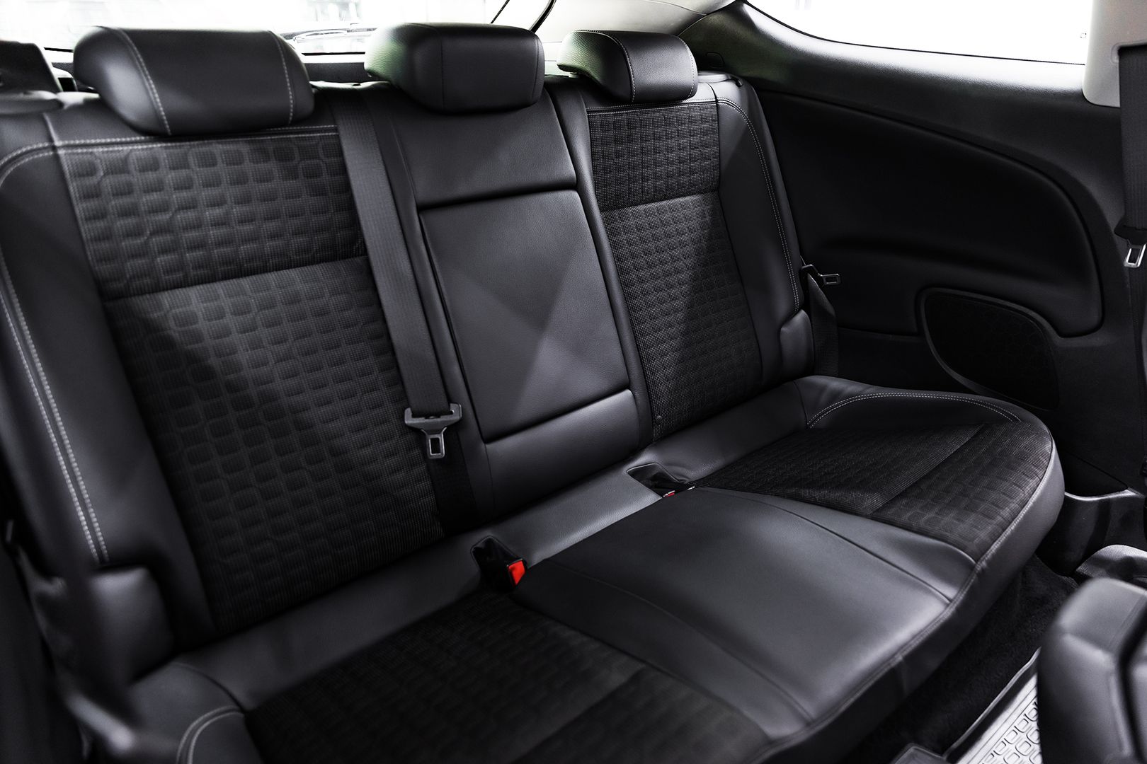 Opel Astra, J Рестайлинг, 2013 фото 15