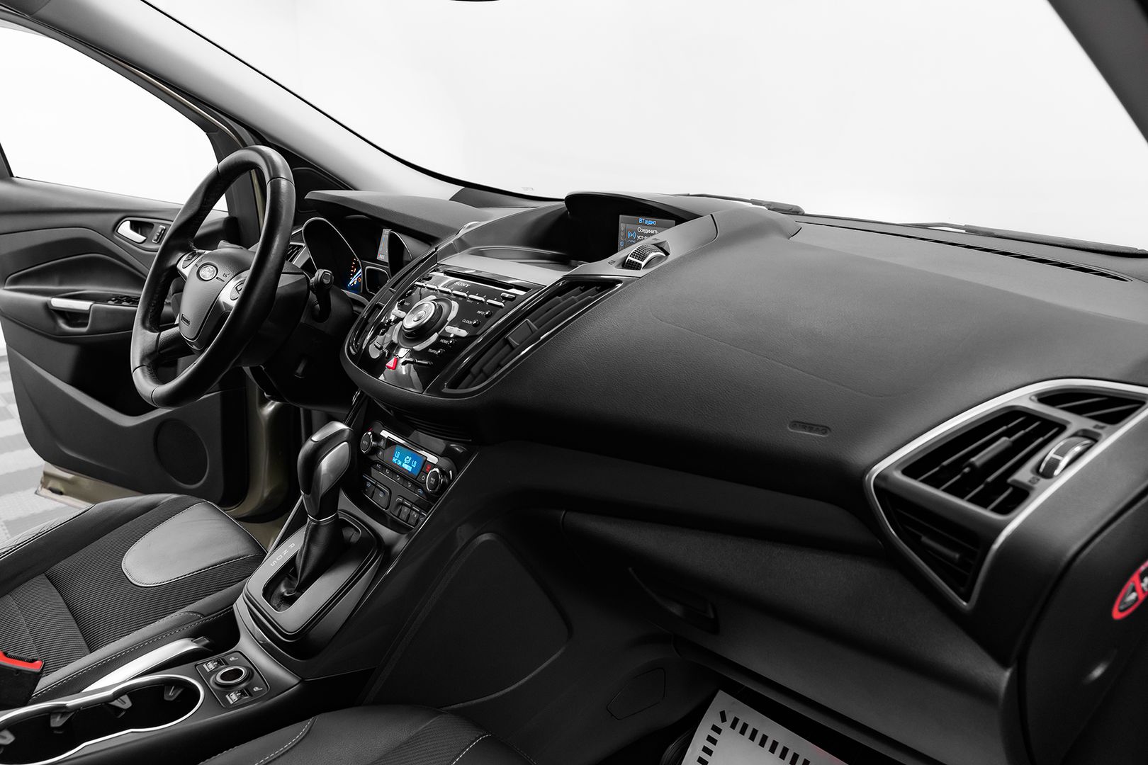 Ford Kuga, II, 2013 фото 18