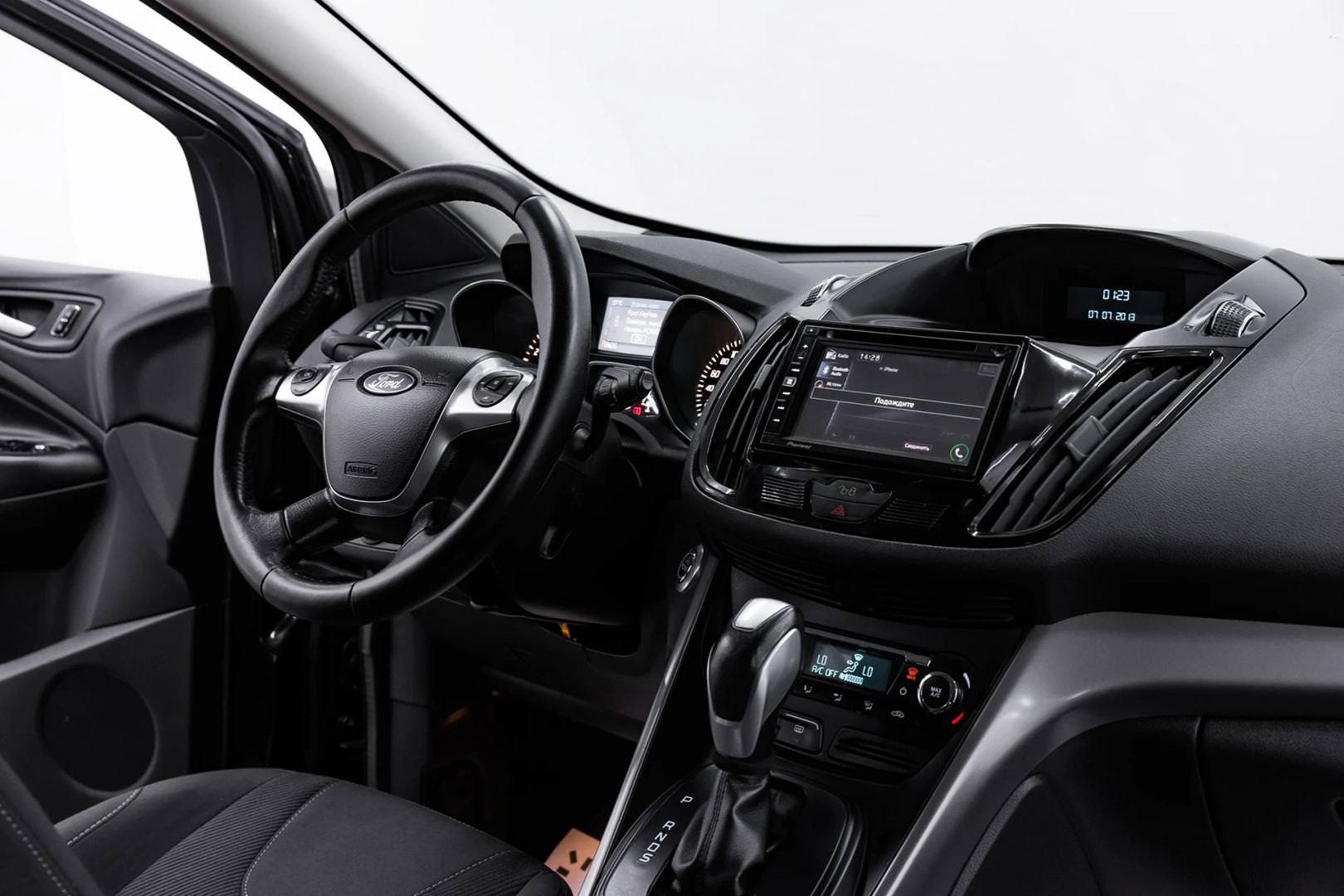 Ford Kuga, II, 2015 фото 13