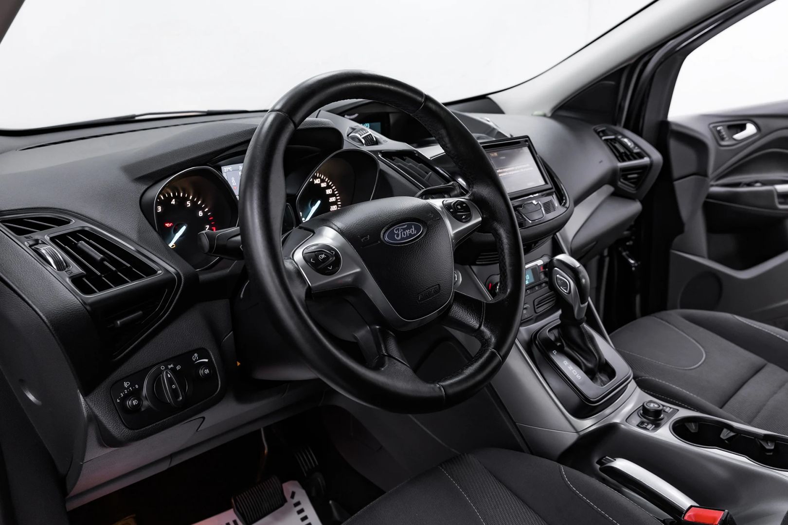 Ford Kuga, II, 2015 фото 15