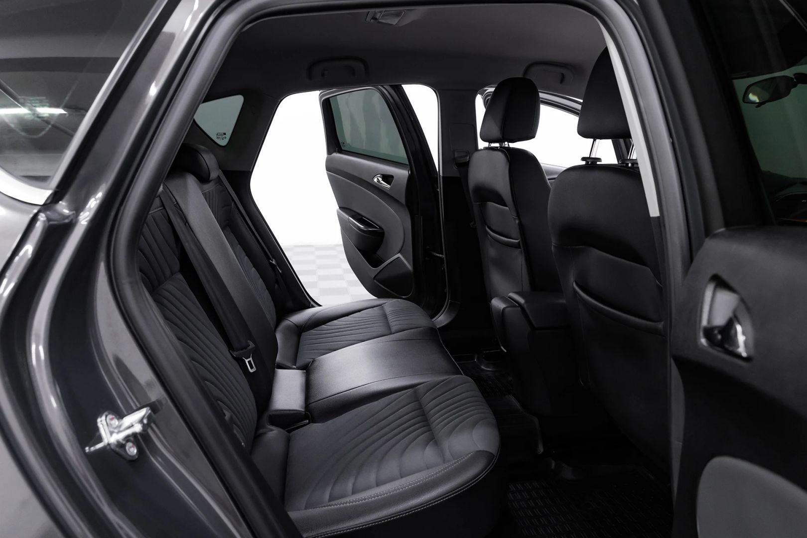 Opel Astra, J Рестайлинг, 2015 фото 12