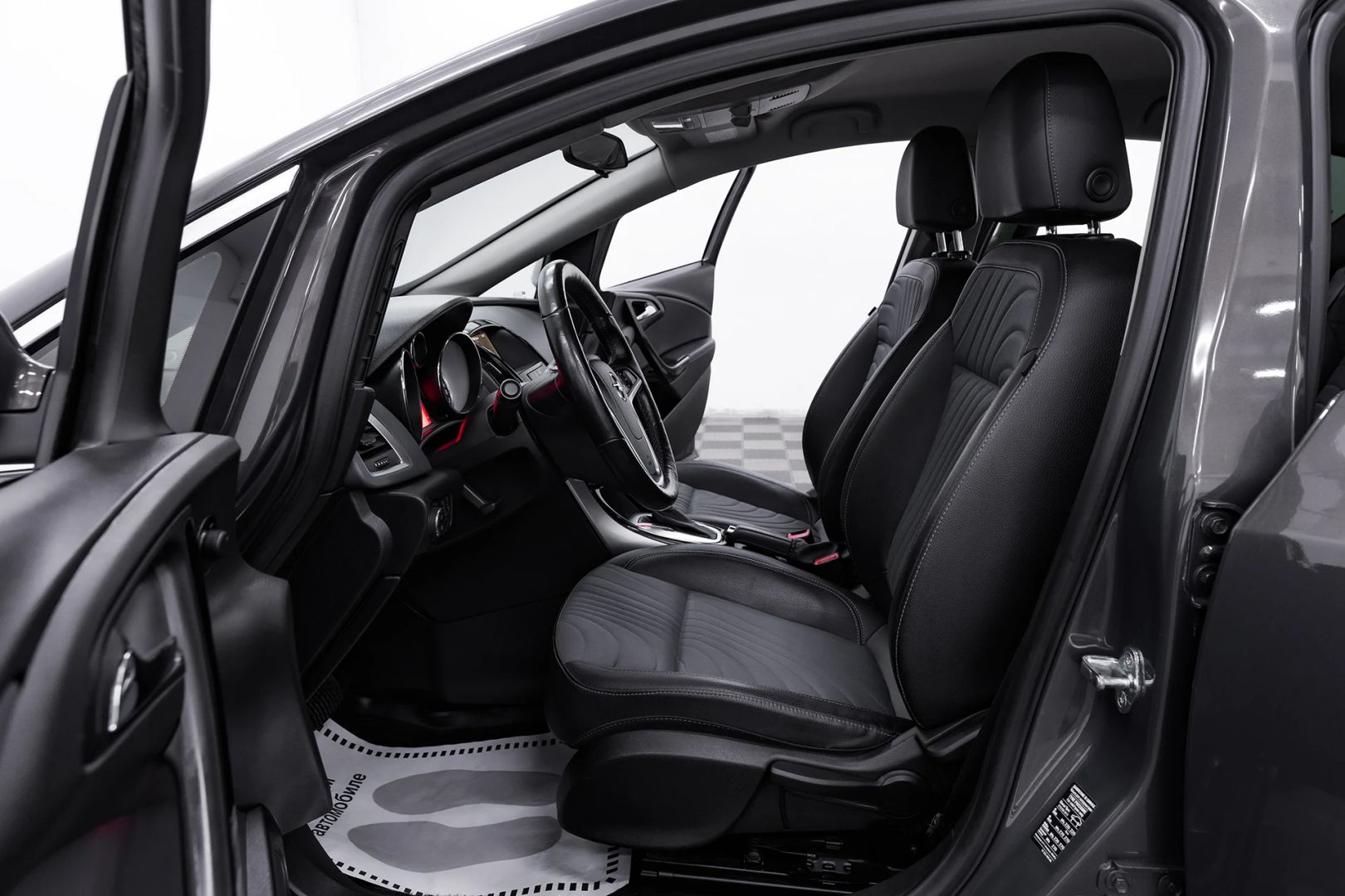 Opel Astra, J Рестайлинг, 2015 фото 9