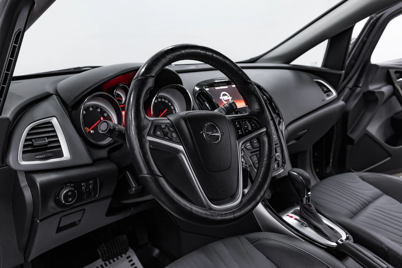 Opel Astra, J Рестайлинг, 2015 фото 15