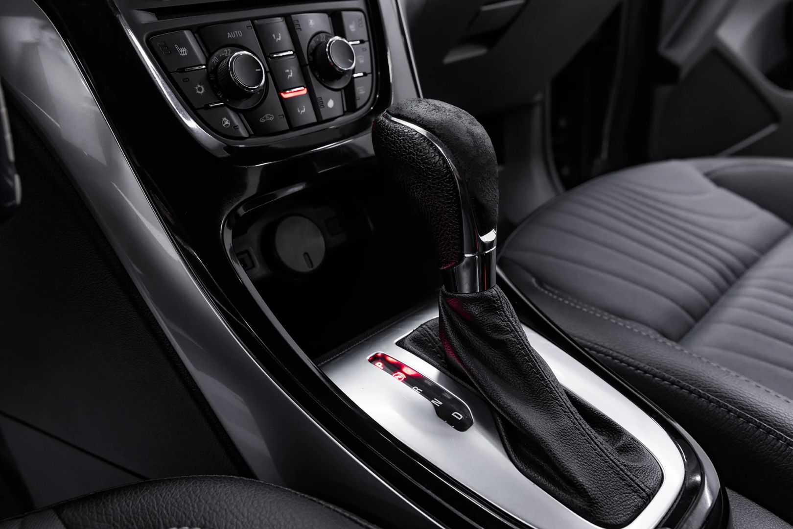 Opel Astra, J Рестайлинг, 2015 фото 16