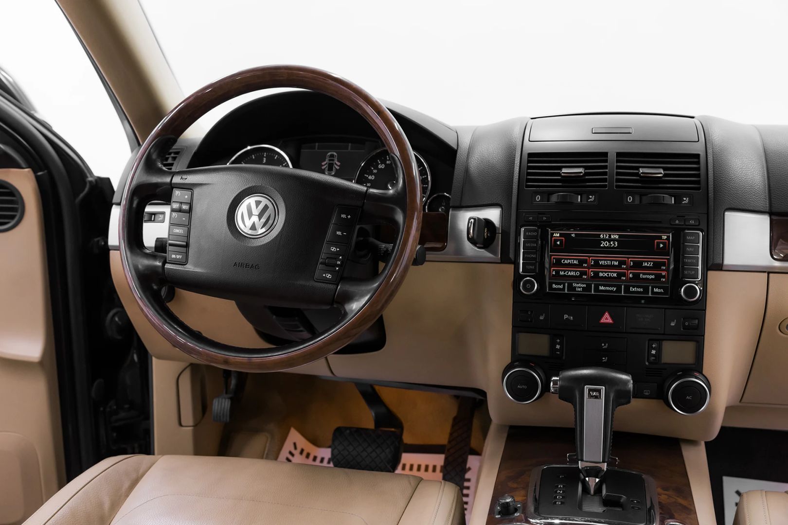 Volkswagen Touareg, I Рестайлинг, 2010 фото 14