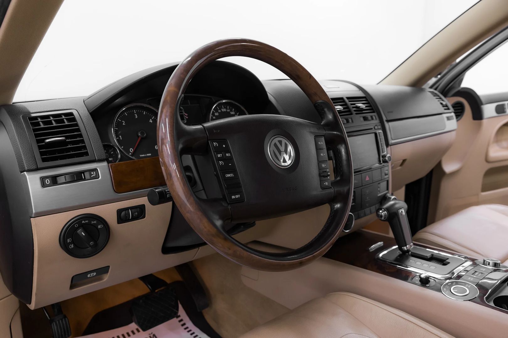 Volkswagen Touareg, I Рестайлинг, 2010 фото 15