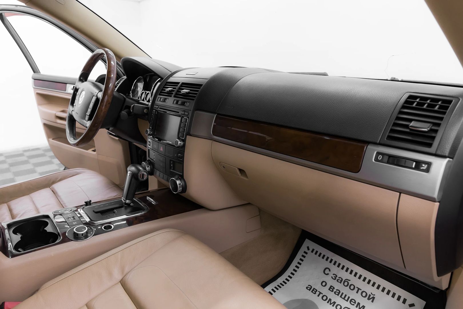 Volkswagen Touareg, I Рестайлинг, 2010 фото 8