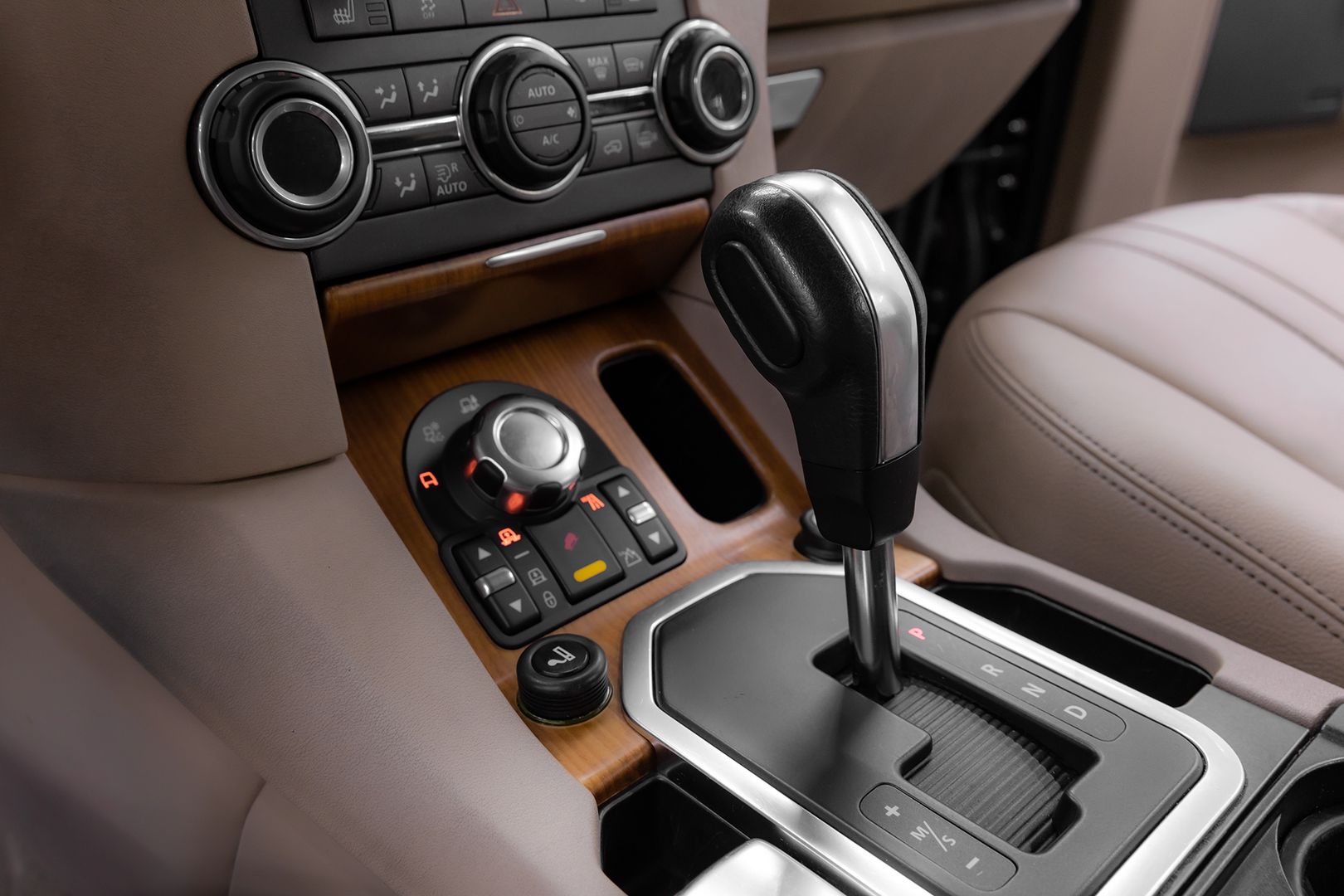 Land Rover Discovery, IV, 2011 фото 13