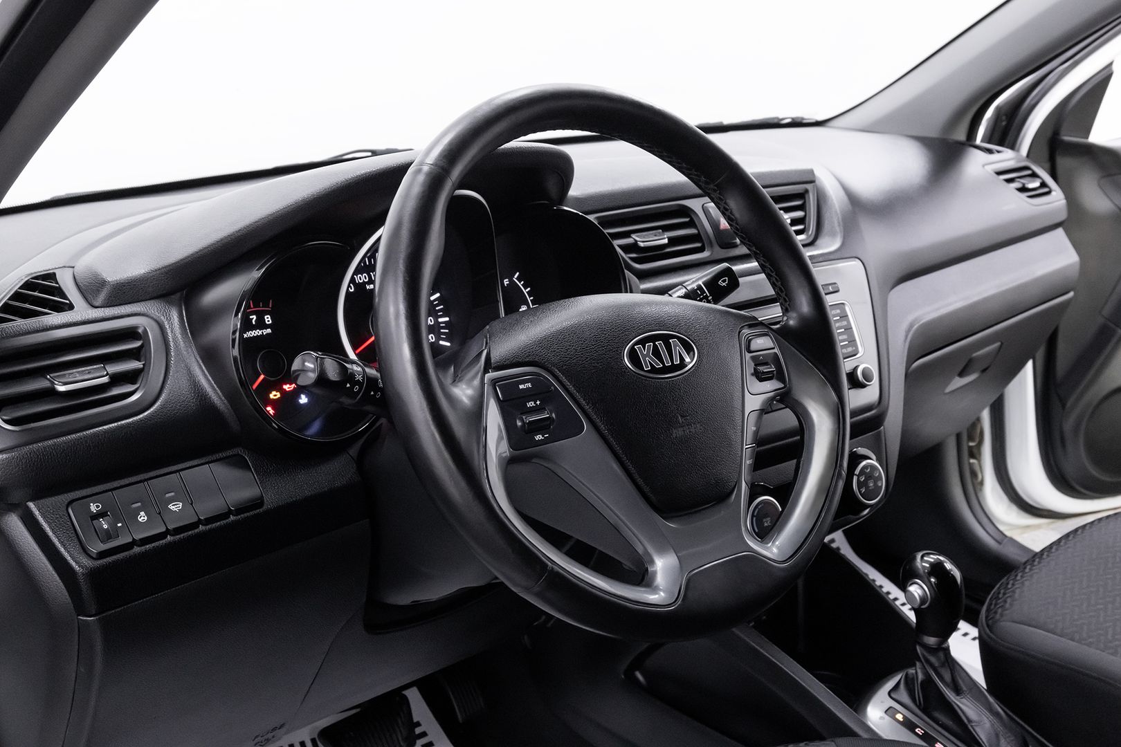 Kia Rio, III Рестайлинг, 2017 фото 10