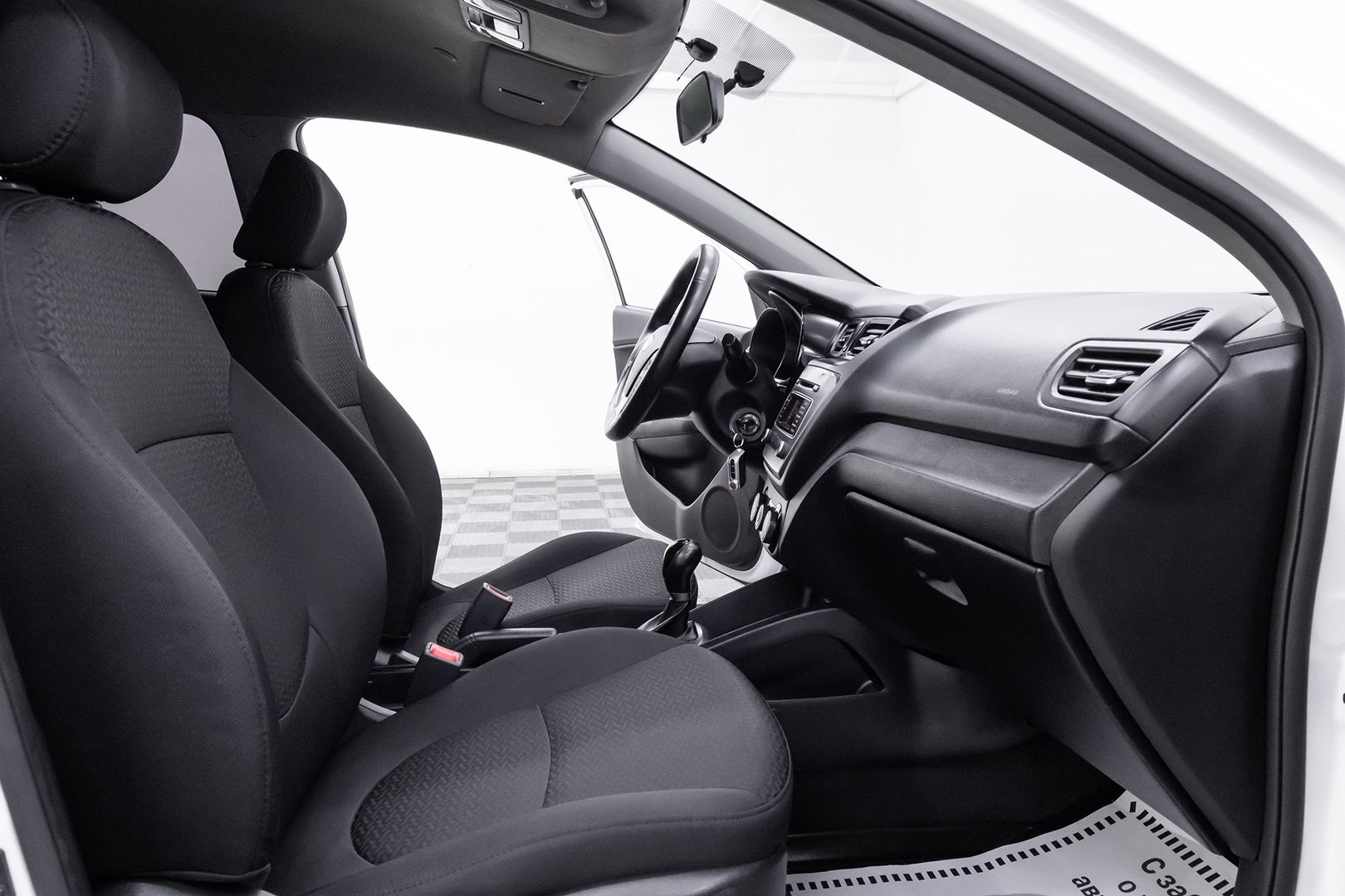 Kia Rio, III Рестайлинг, 2017 фото 13