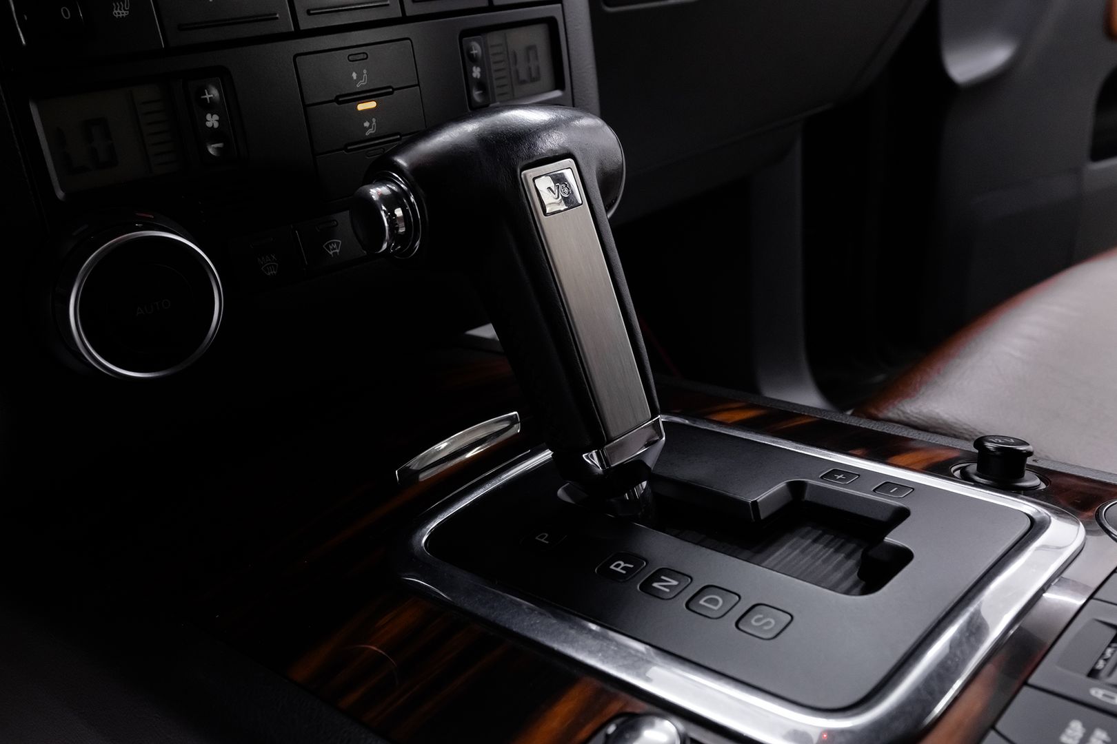 Volkswagen Touareg, I Рестайлинг, 2009 фото 13