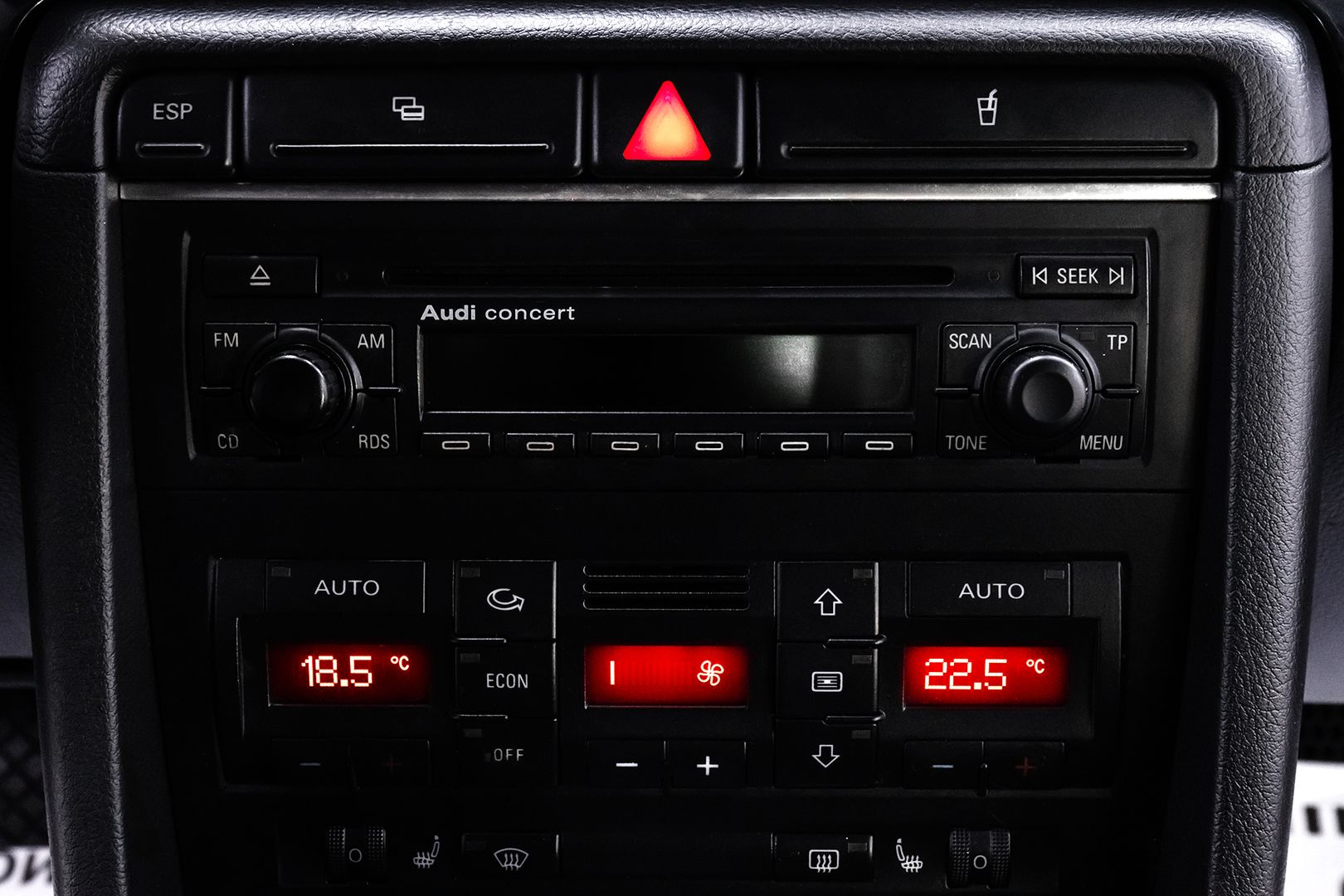 Audi A4, III (B7), 2006 фото 10