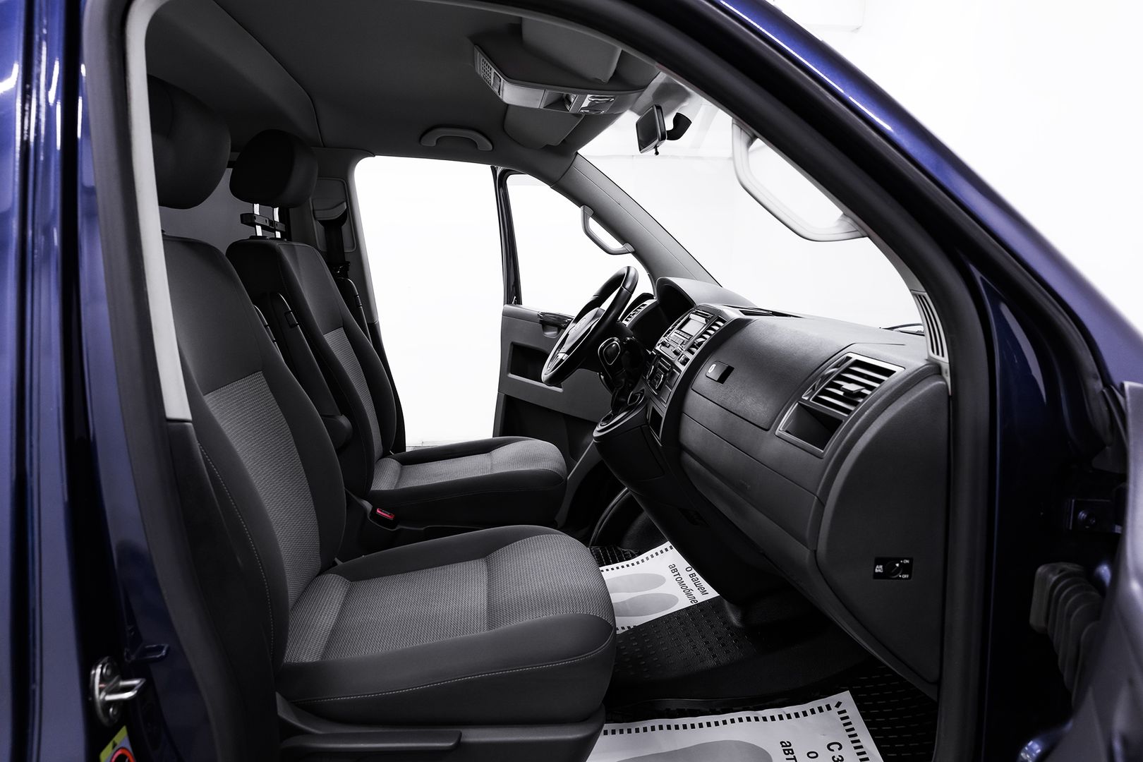 Volkswagen Caravelle, T5 Рестайлинг, 2012 фото 13