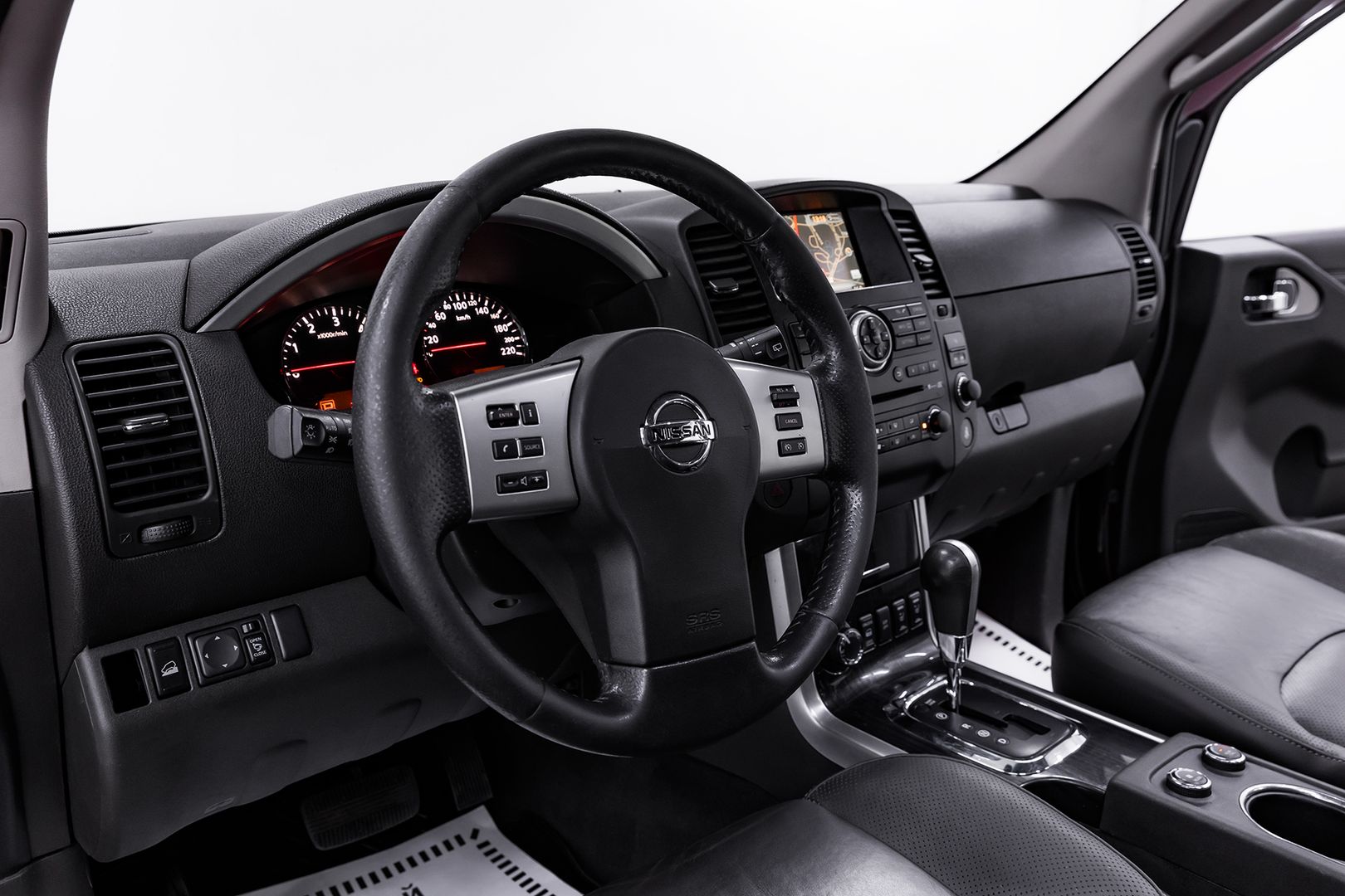 Nissan Pathfinder, III Рестайлинг, 2011 фото 9