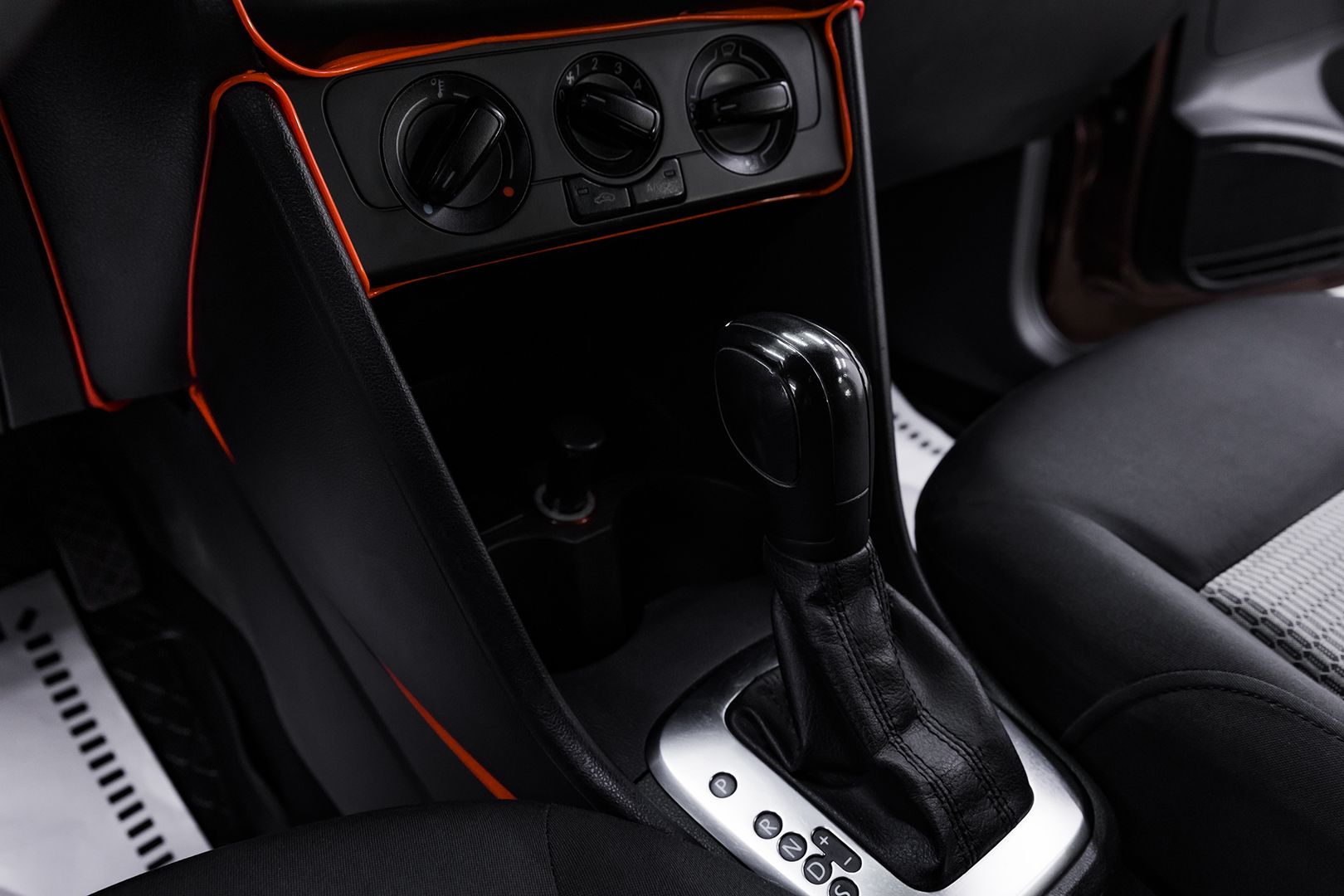 Volkswagen Polo, V, 2014 фото 11