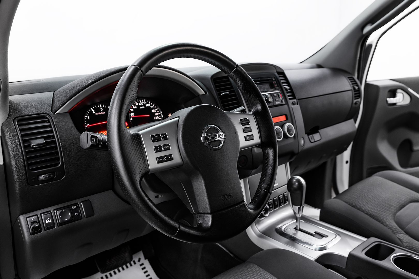 Nissan Pathfinder, III Рестайлинг, 2013 фото 9