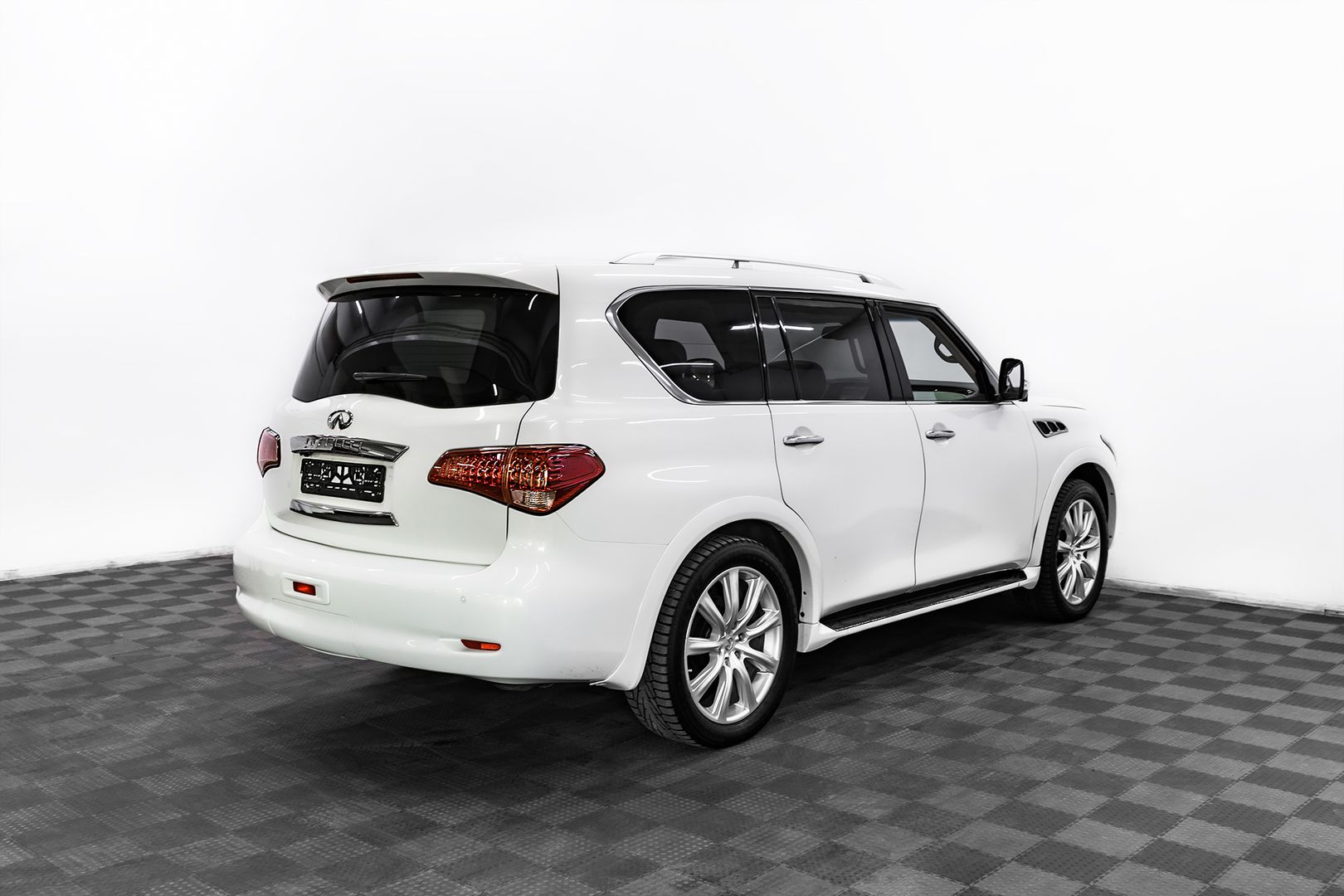 Infiniti QX56, II, 2010 фото 6