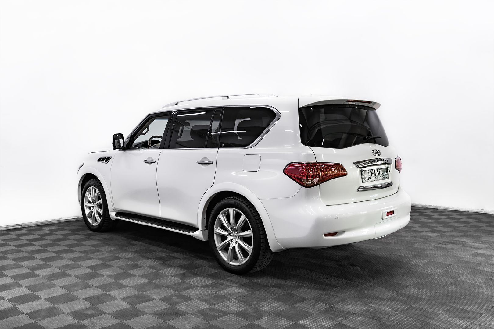 Infiniti QX56, II, 2010 фото 4