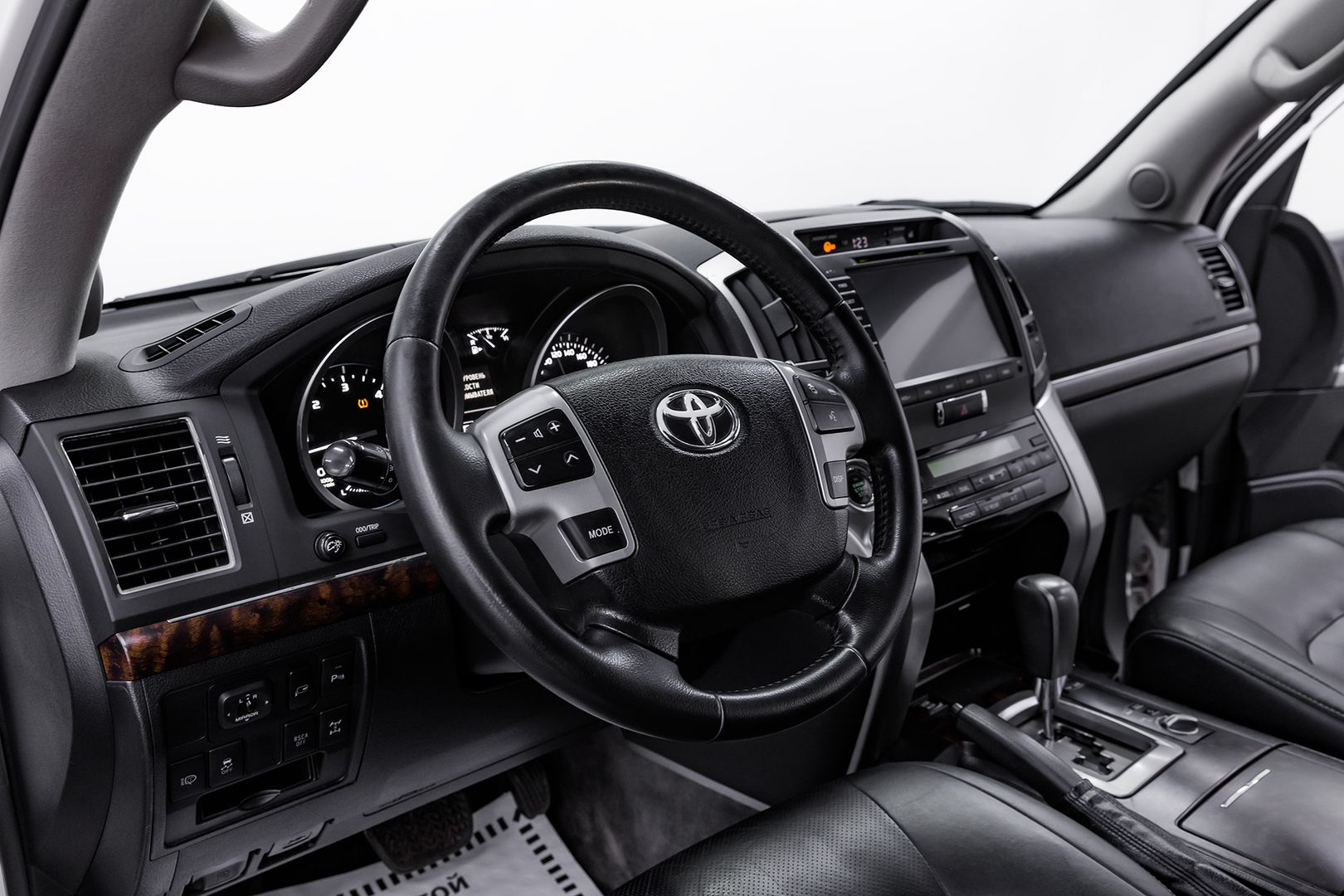 Toyota Land Cruiser, 200 Series Рестайлинг 1, 2014 фото 9