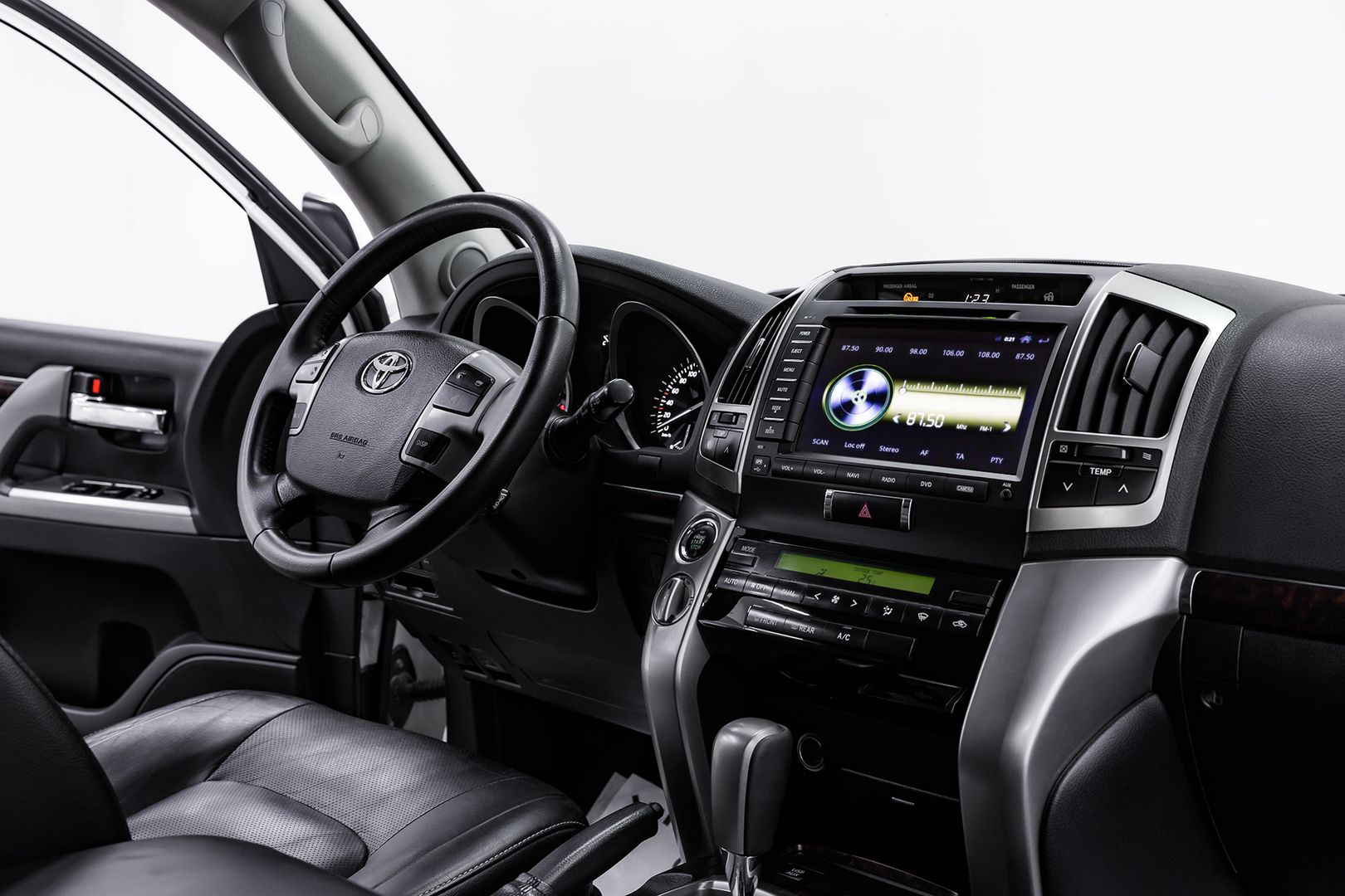 Toyota Land Cruiser, 200 Series Рестайлинг 1, 2014 фото 17