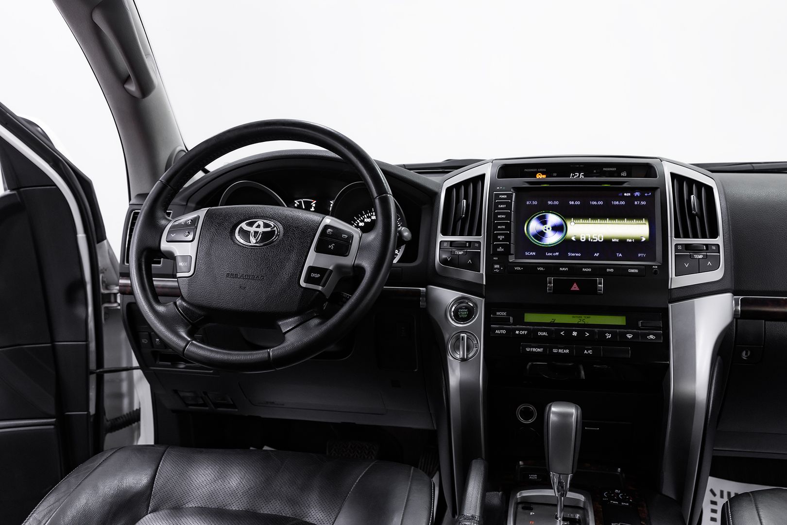 Toyota Land Cruiser, 200 Series Рестайлинг 1, 2014 фото 11