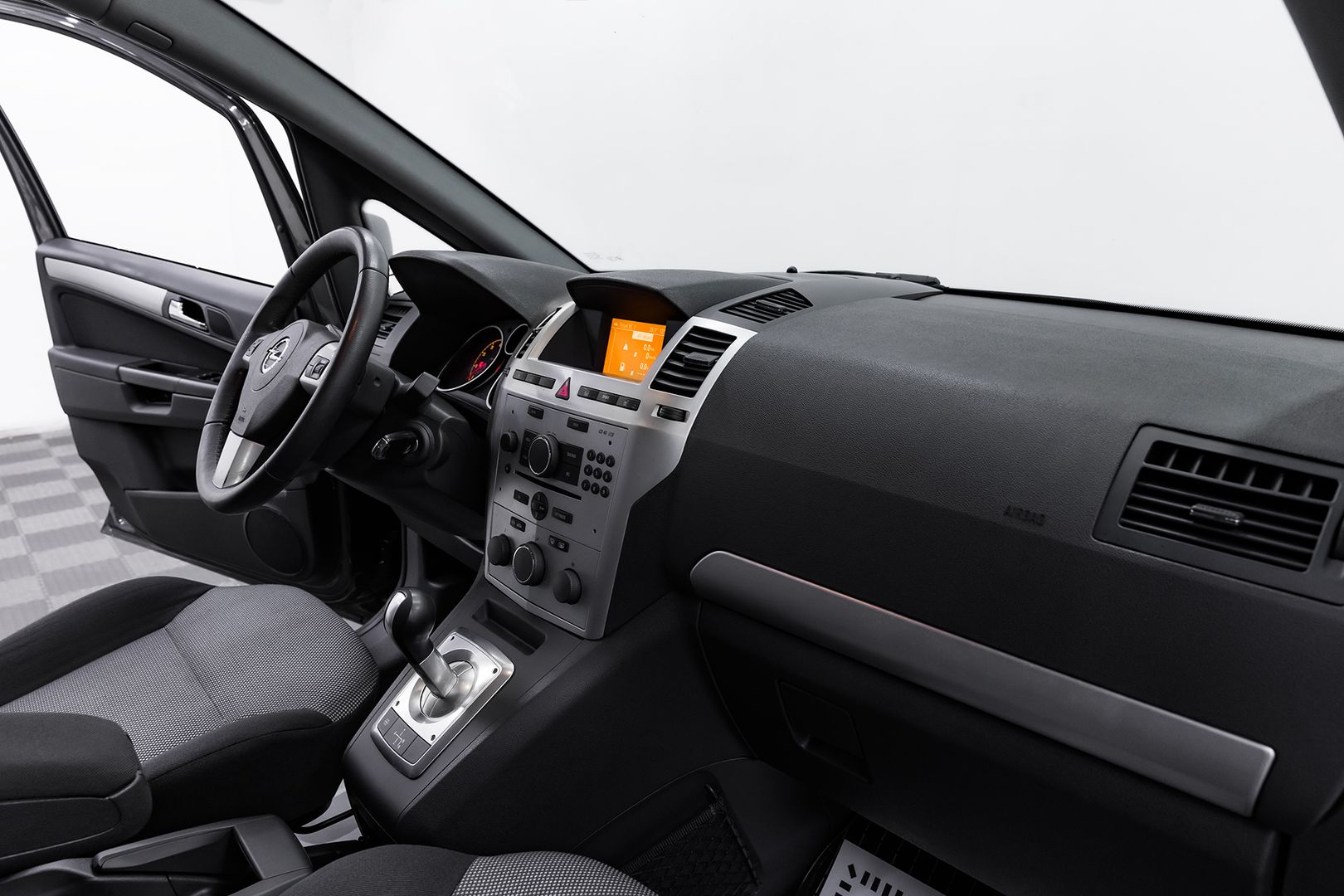 Opel Zafira, B Рестайлинг, 2014 фото 14