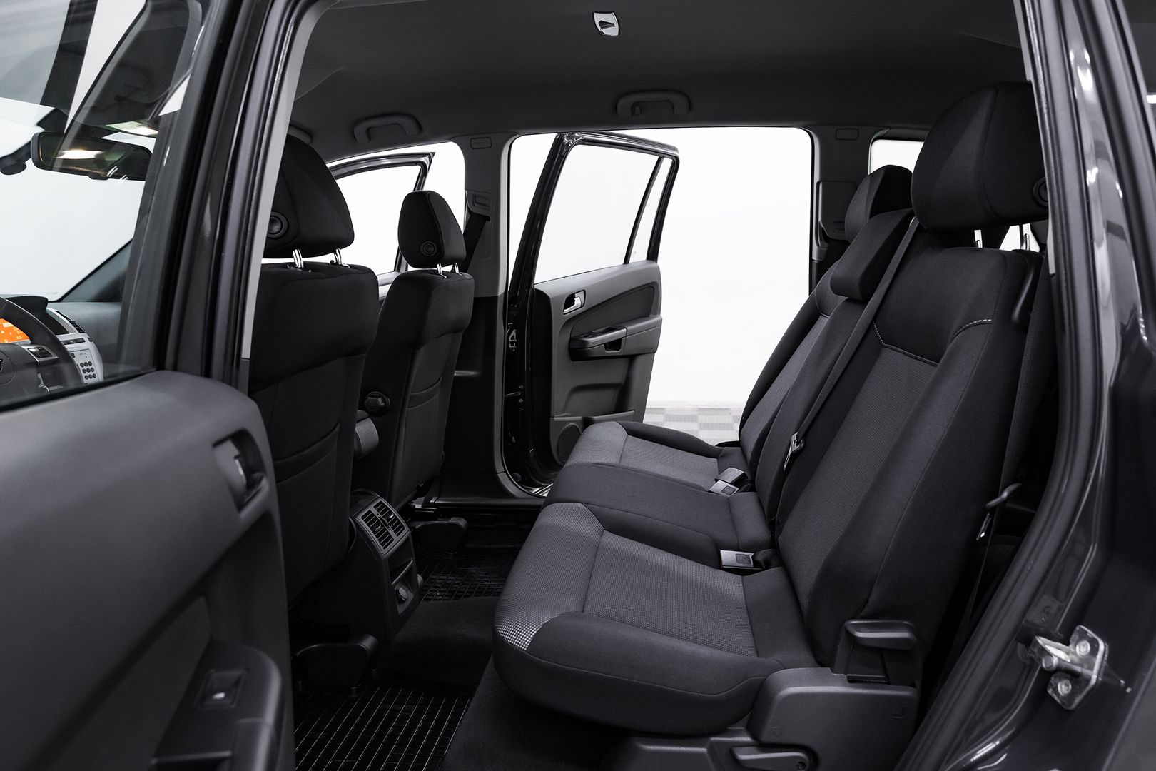 Opel Zafira, B Рестайлинг, 2014 фото 17