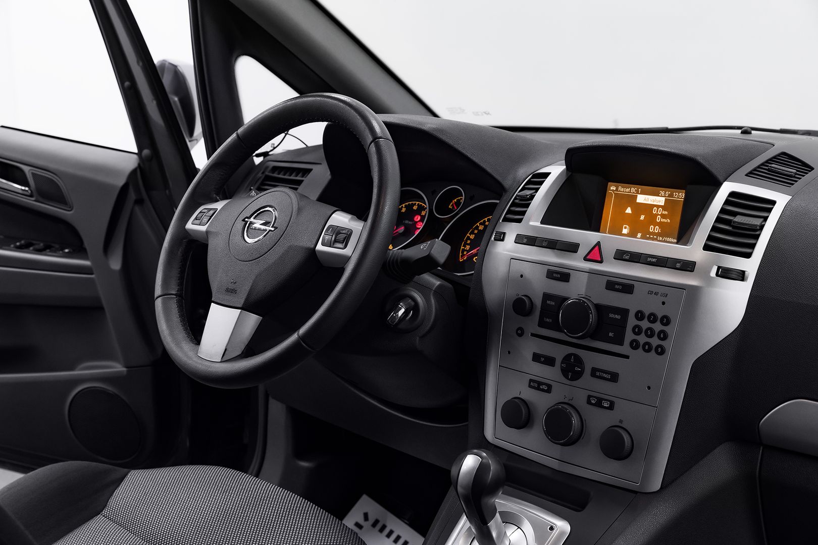 Opel Zafira, B Рестайлинг, 2014 фото 15