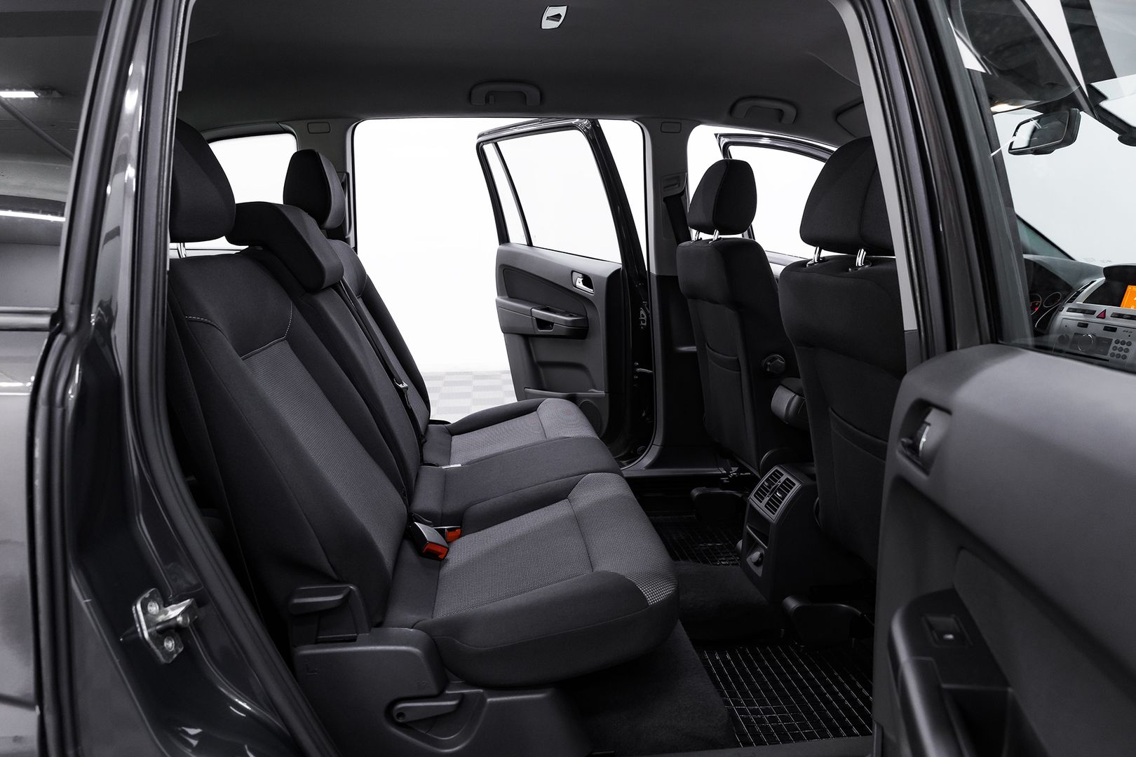 Opel Zafira, B Рестайлинг, 2014 фото 16