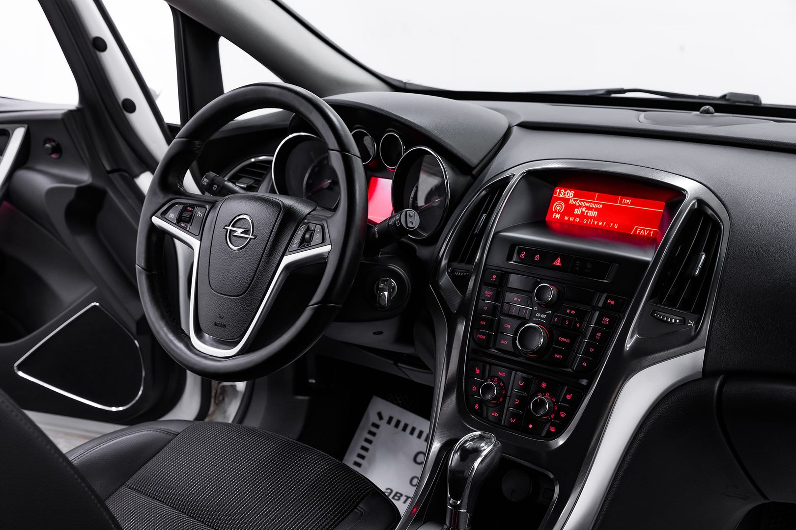 Opel Astra, J, 2011 фото 15