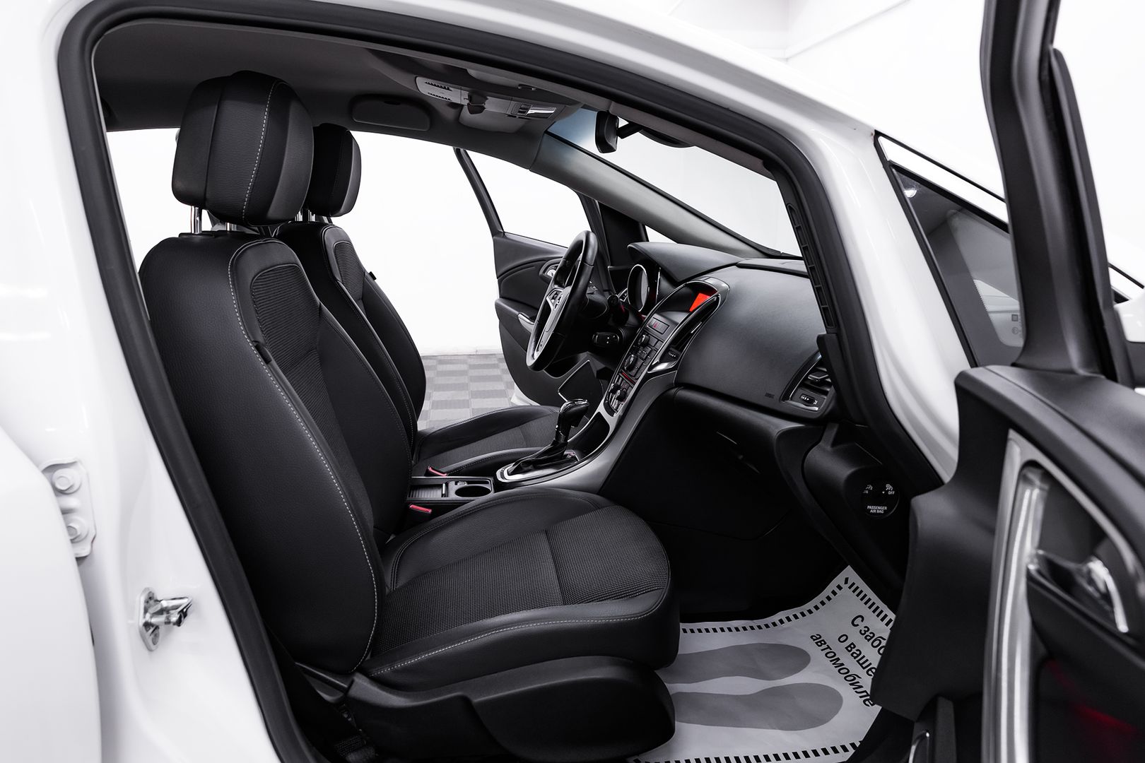 Opel Astra, J, 2011 фото 13