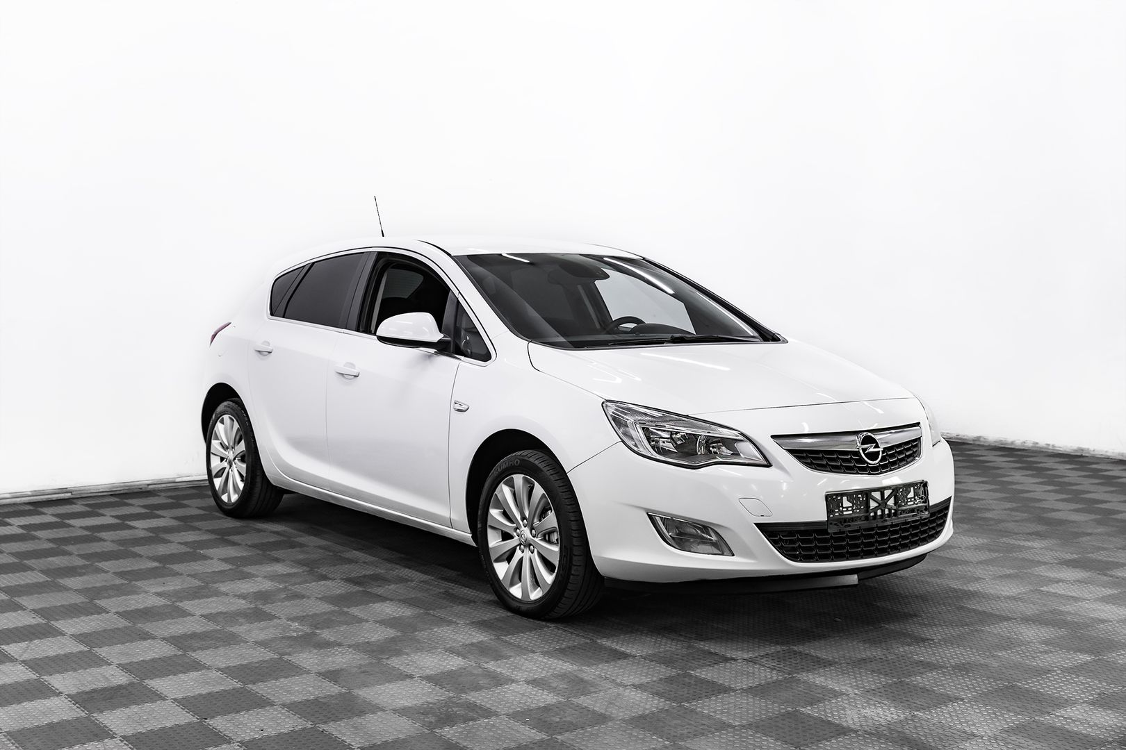 Opel Astra, J, 2011 фото 3