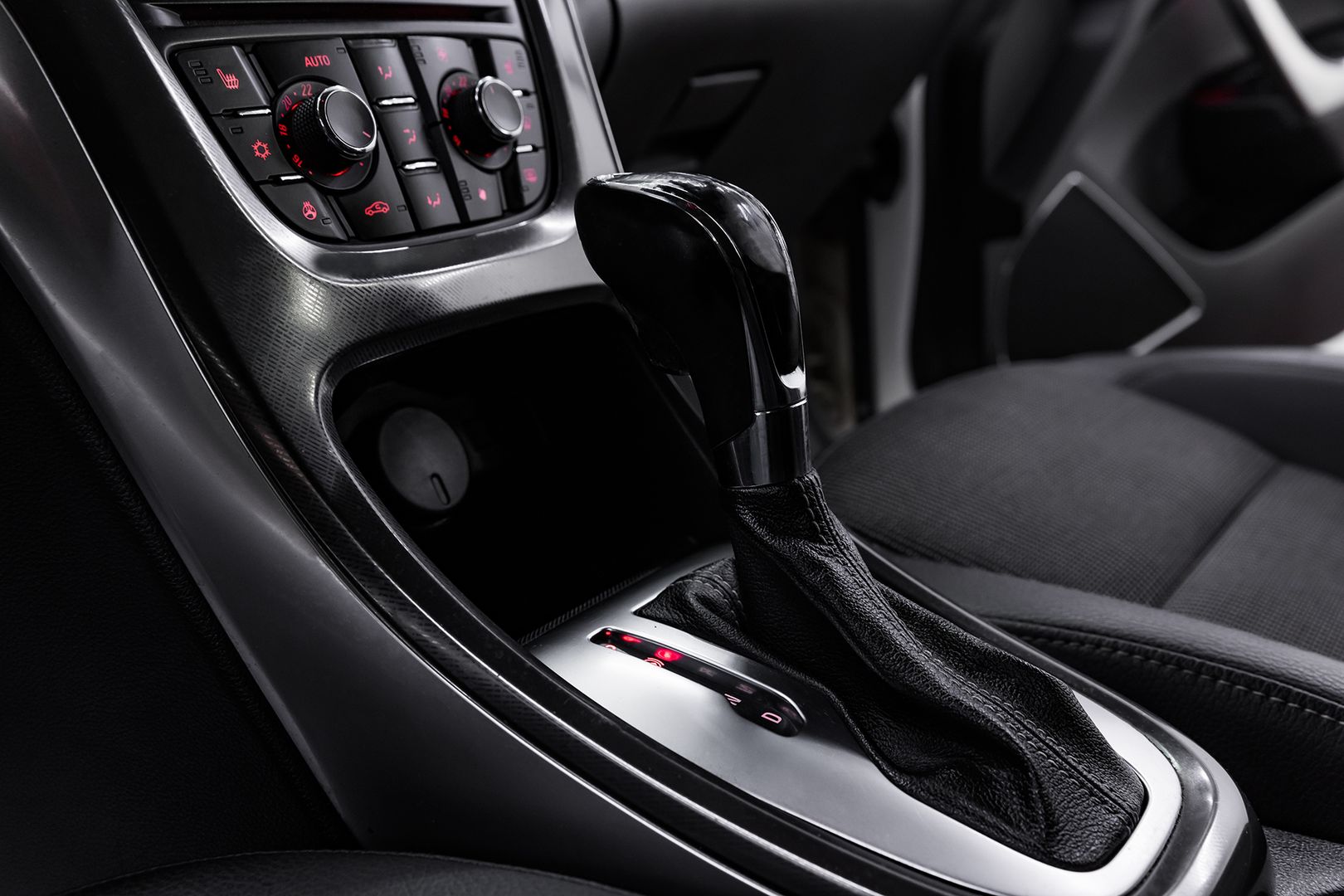 Opel Astra, J, 2011 фото 12