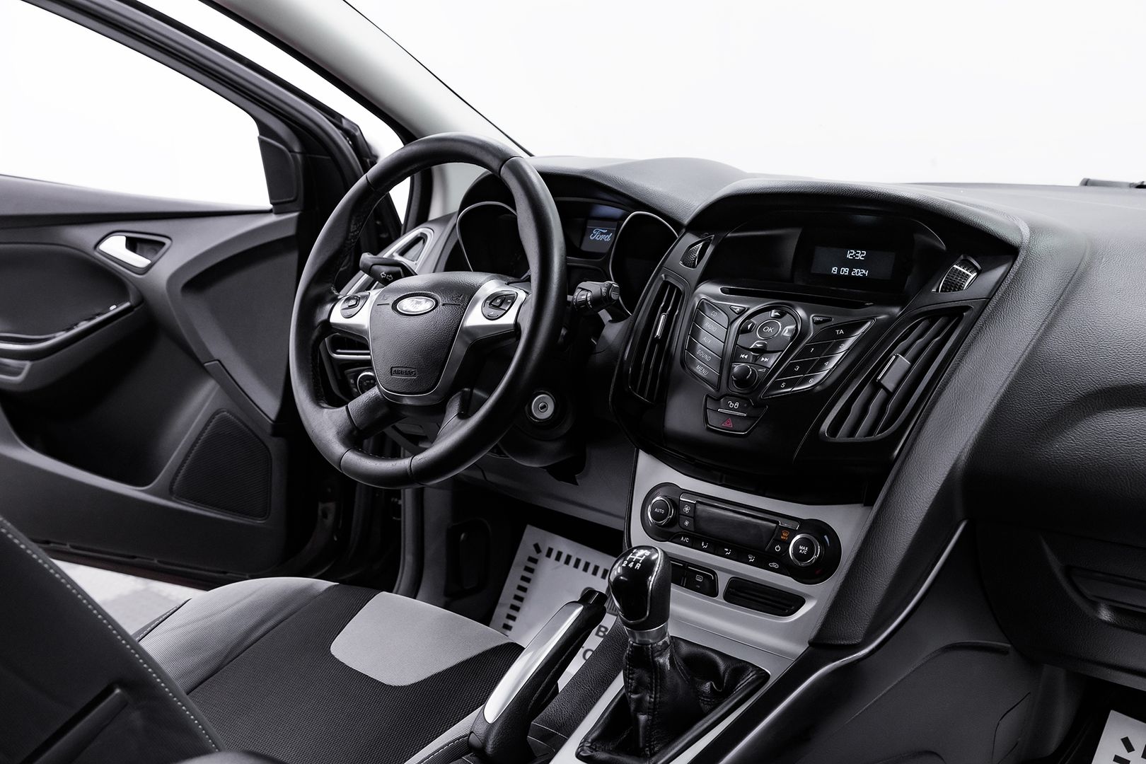 Ford Focus, III, 2012 фото 15