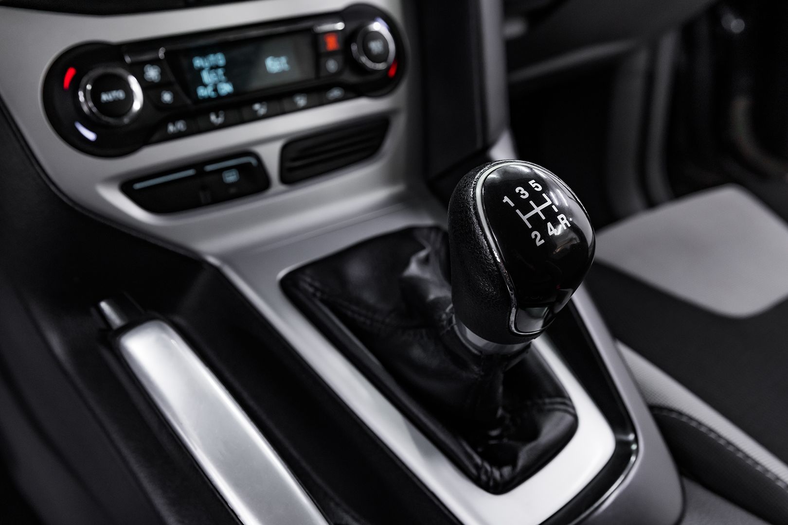 Ford Focus, III, 2012 фото 12