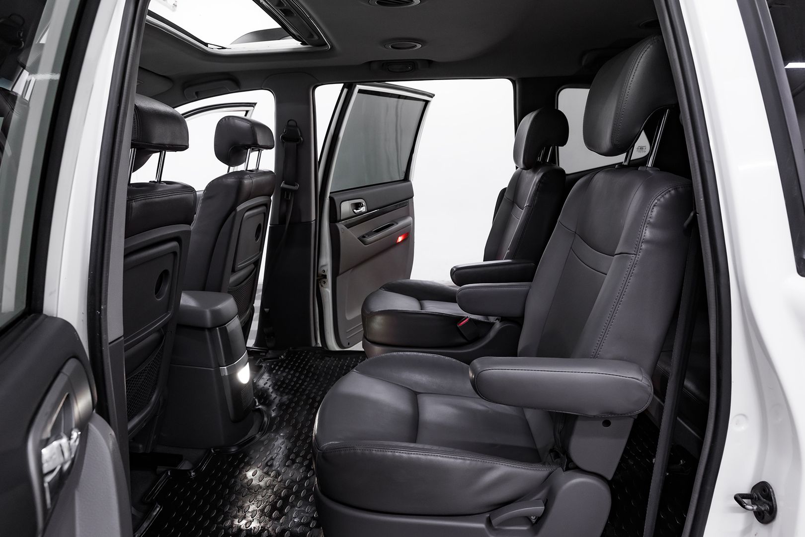 SsangYong Stavic, 2013 фото 20