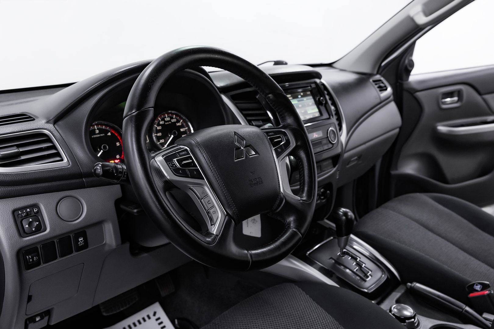 Mitsubishi L200, V, 2017 фото 12