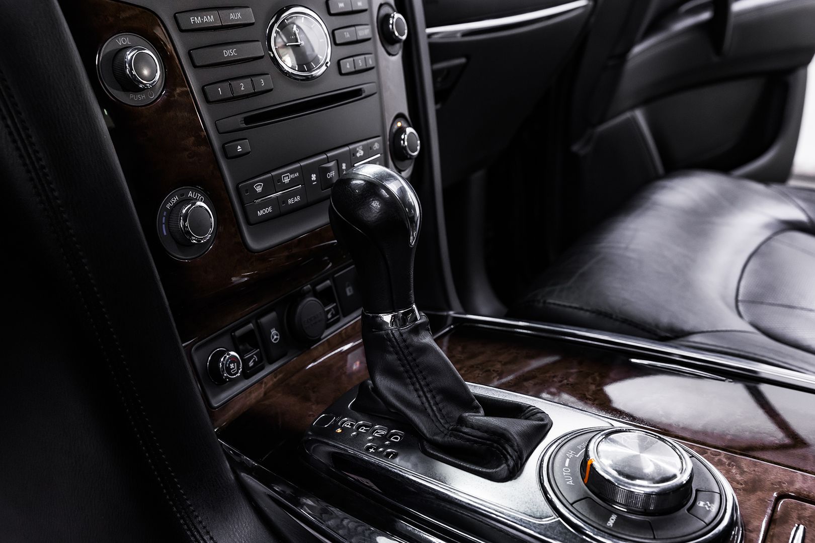 Infiniti QX80, I, 2013 фото 13