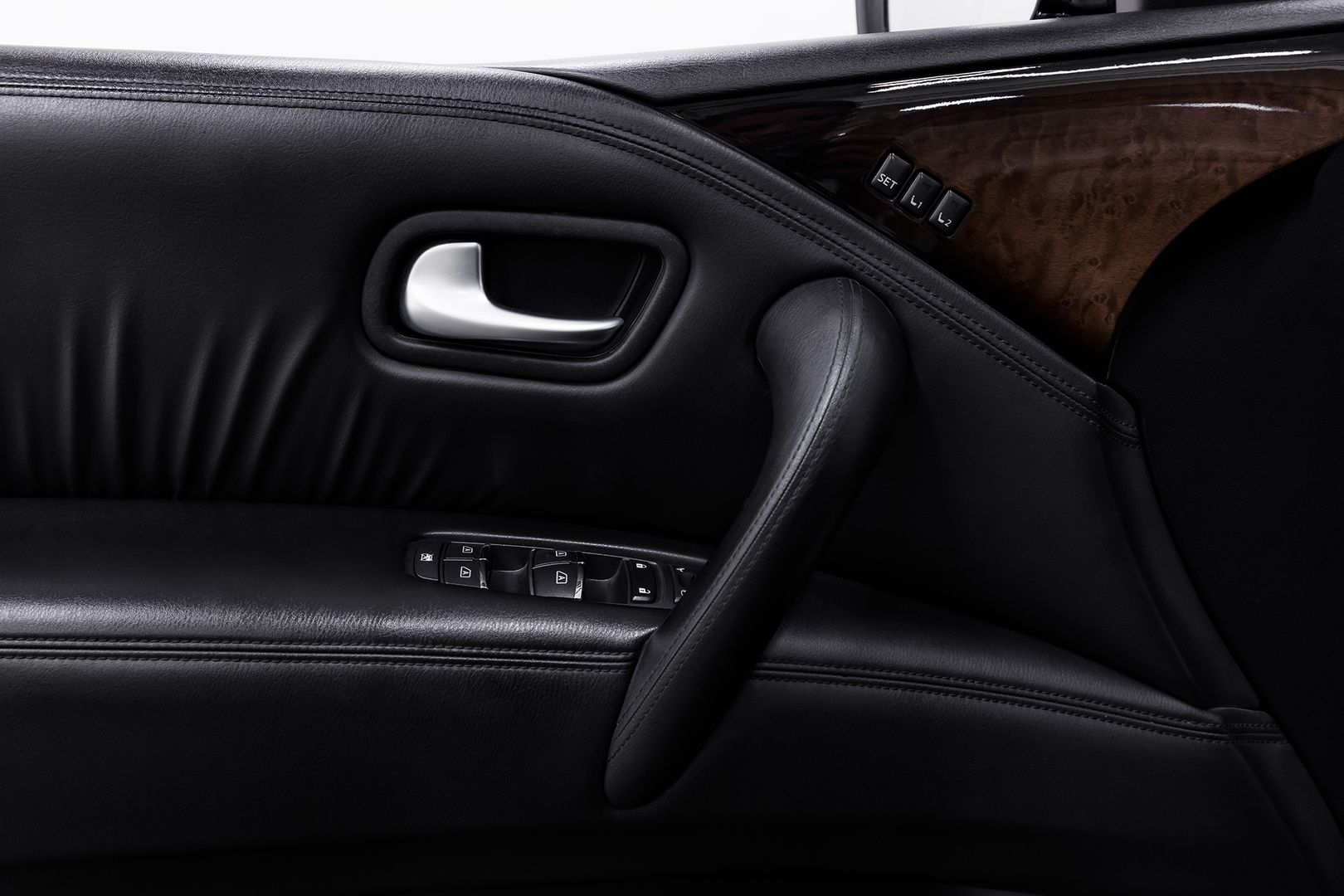 Infiniti QX80, I, 2013 фото 9