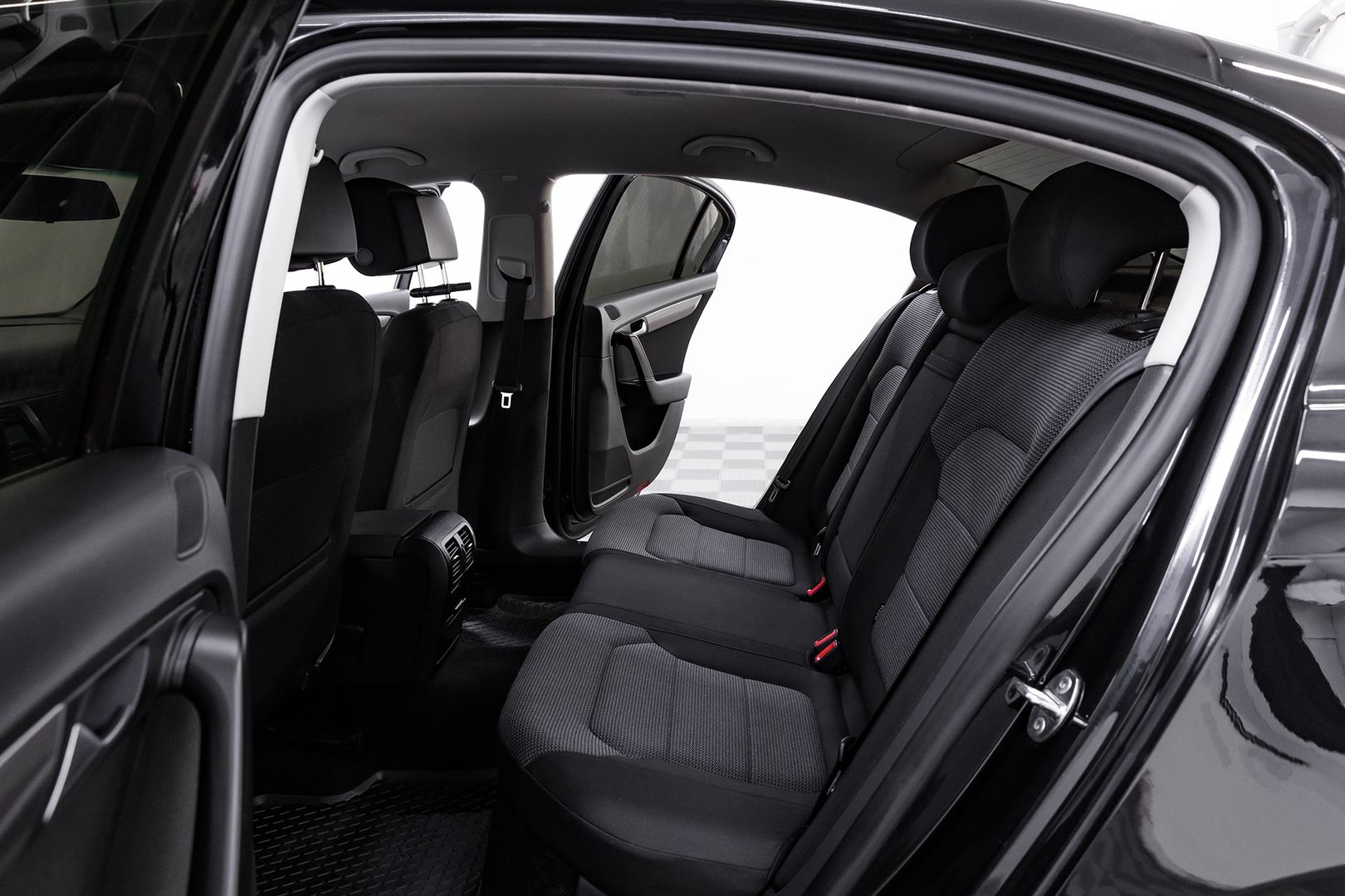 Volkswagen Passat, B7, 2012 фото 17