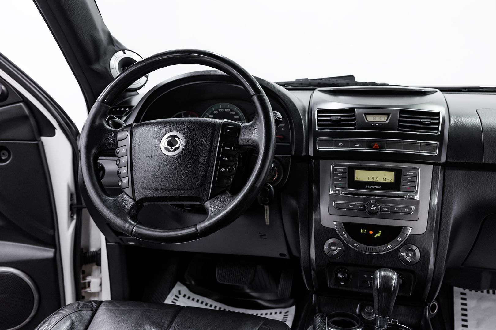 SsangYong Rexton, III, 2012 фото 10