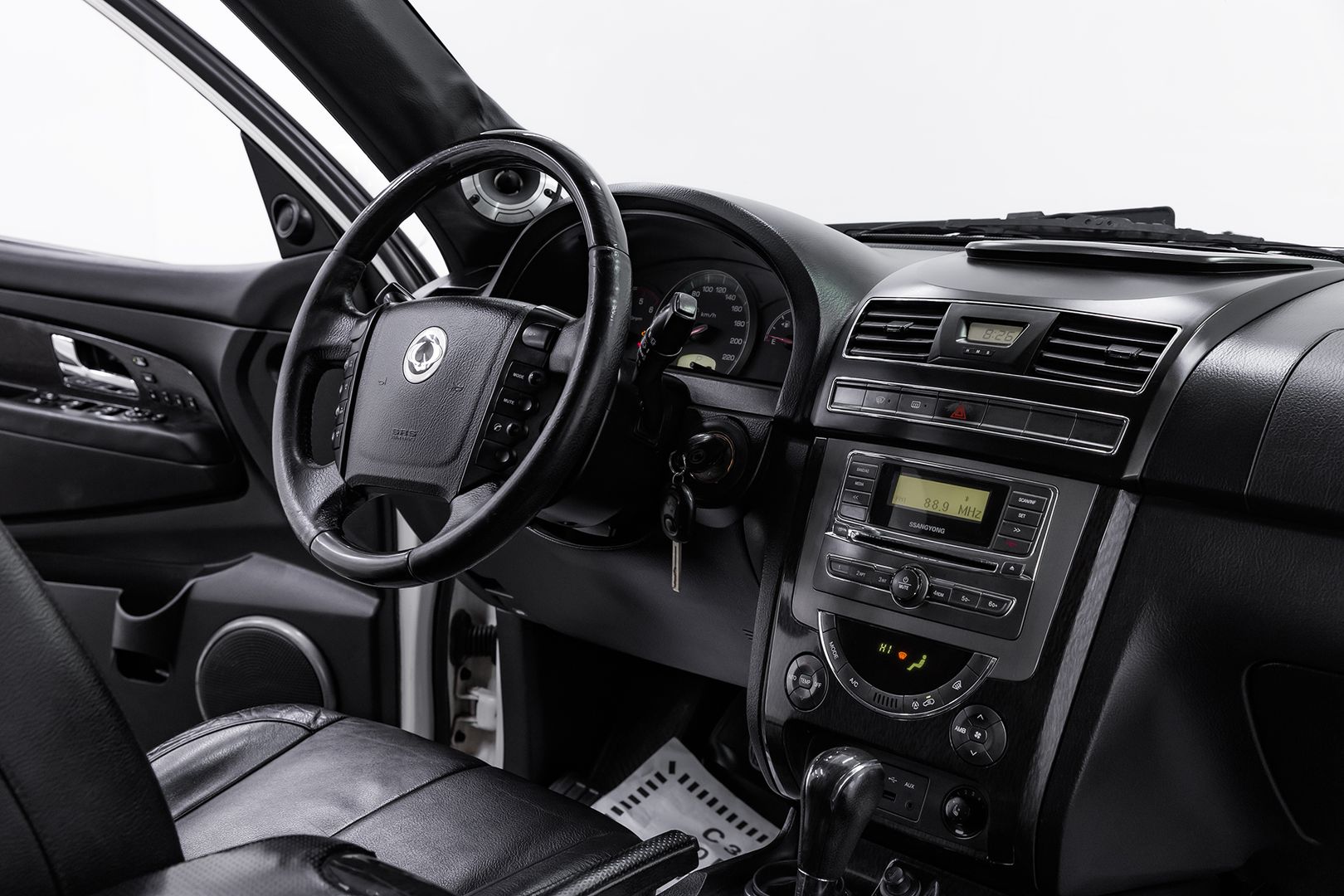 SsangYong Rexton, III, 2012 фото 11