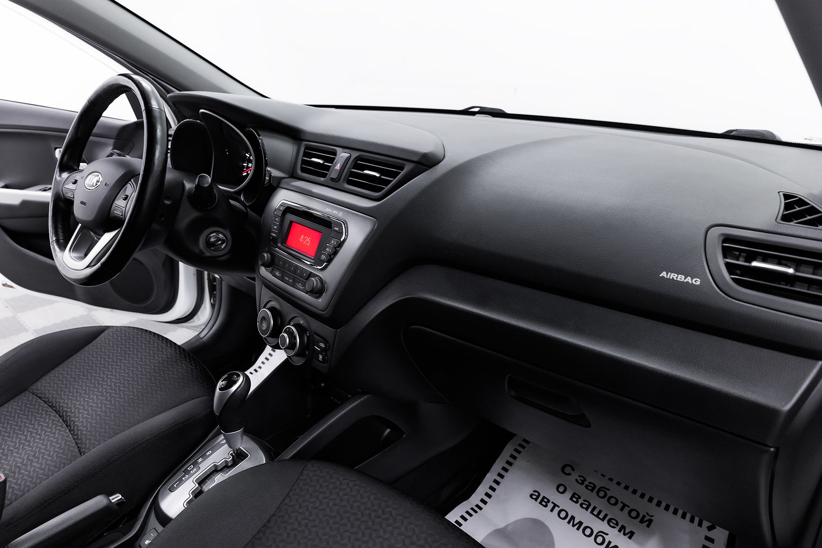 Kia Rio, III, 2015 фото 16