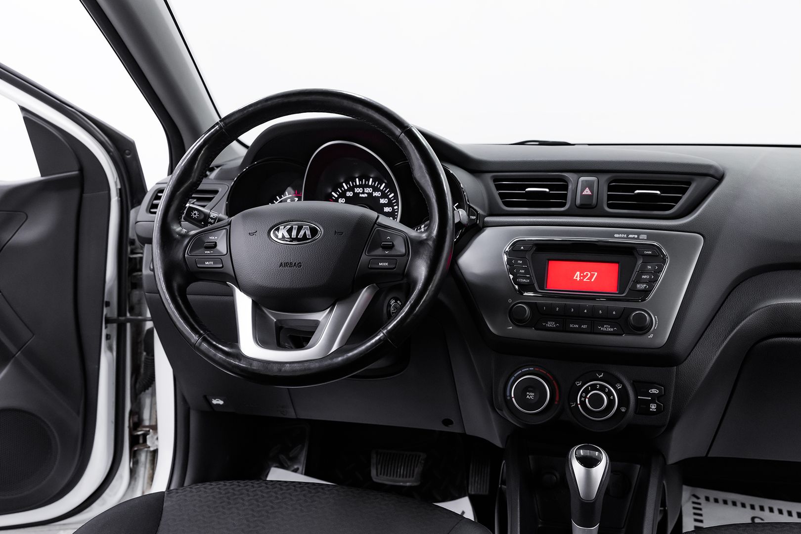 Kia Rio, III, 2015 фото 9