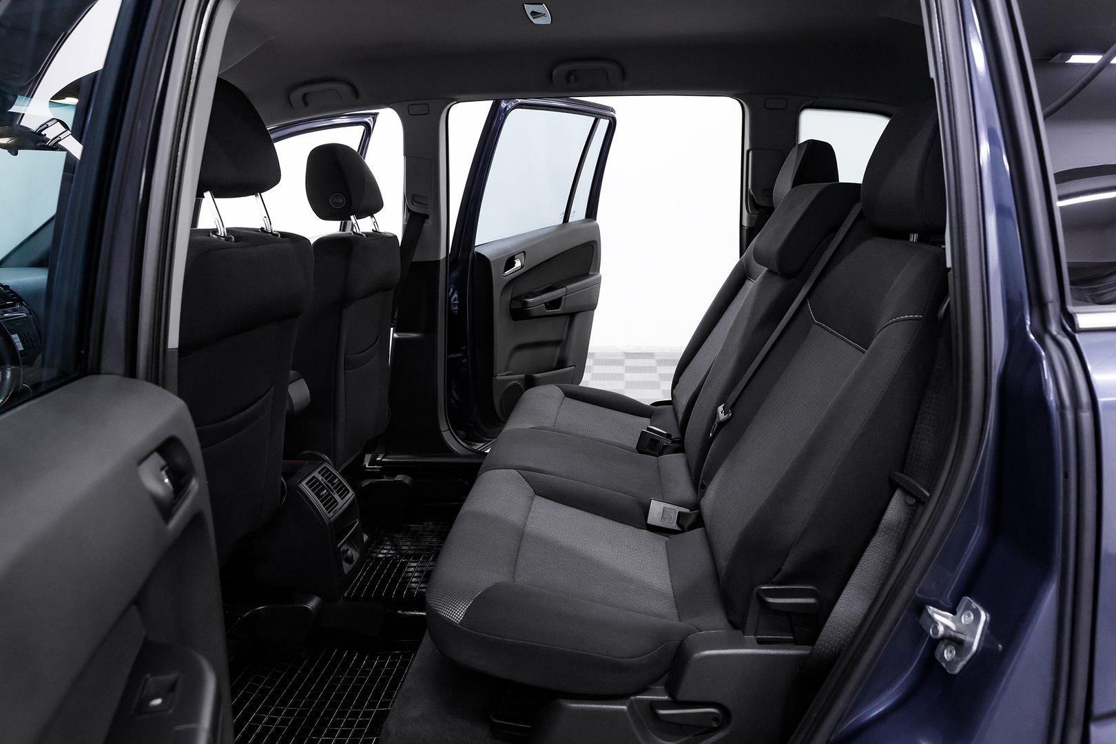 Opel Zafira, B Рестайлинг, 2010 фото 16